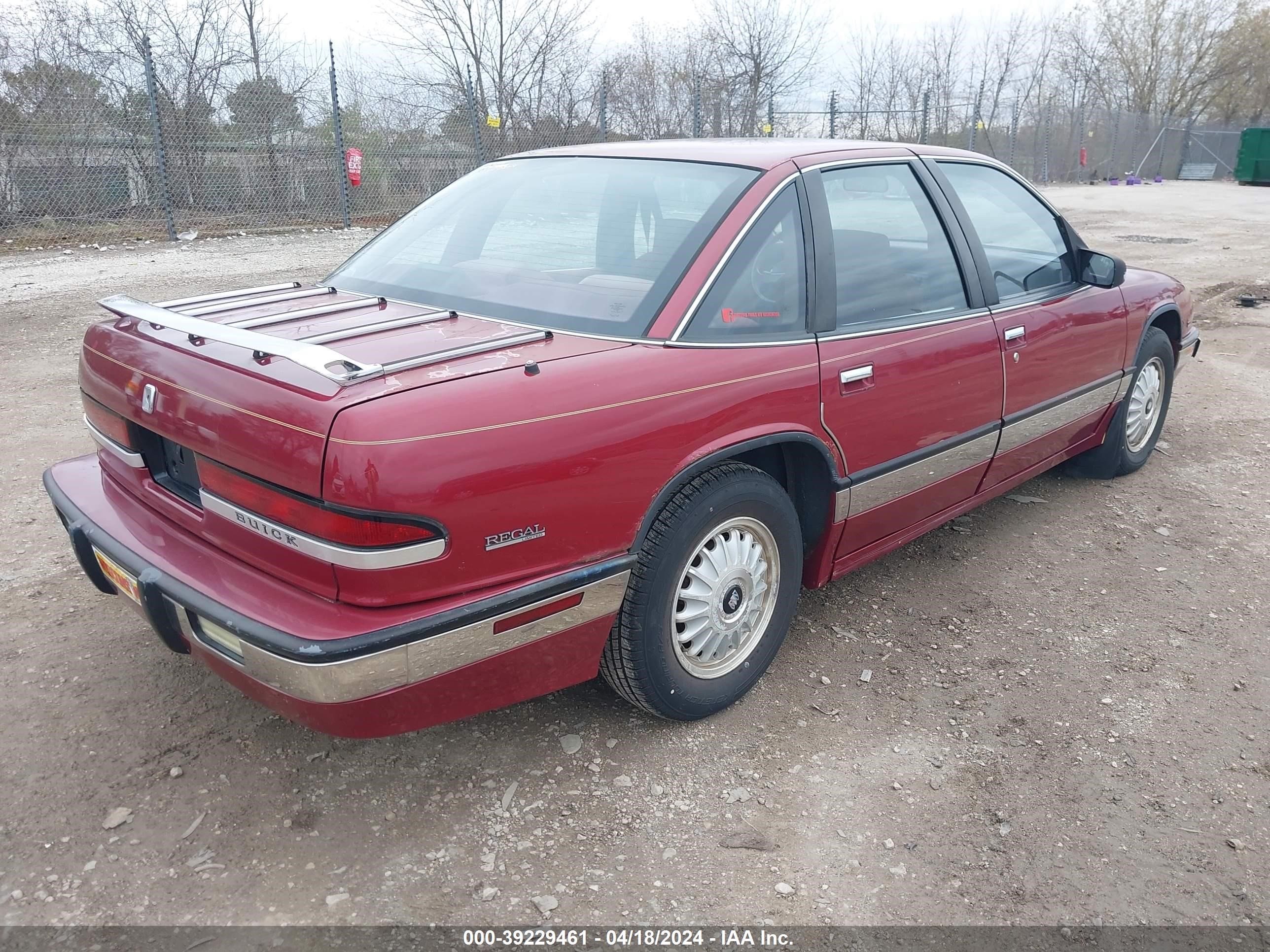 Photo 3 VIN: 2G4WD54L2M1426942 - BUICK REGAL 