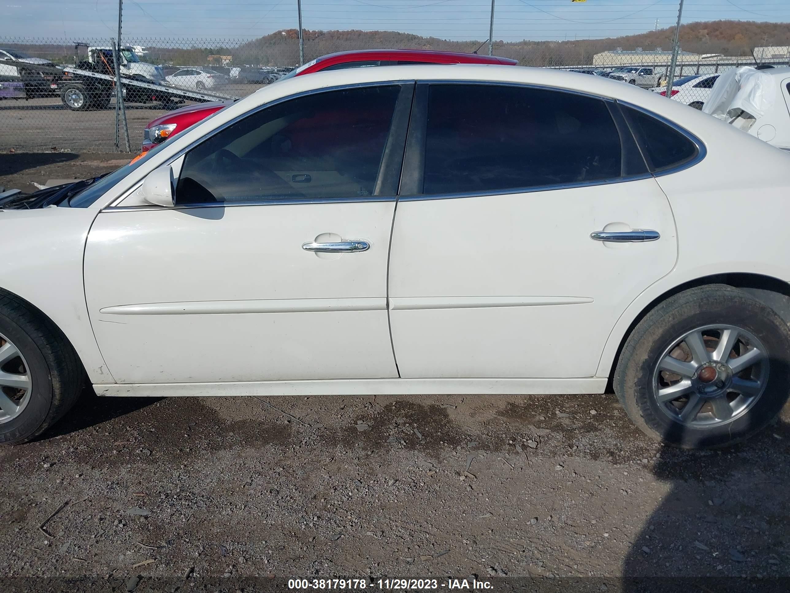 Photo 14 VIN: 2G4WD552271220790 - BUICK LACROSSE 