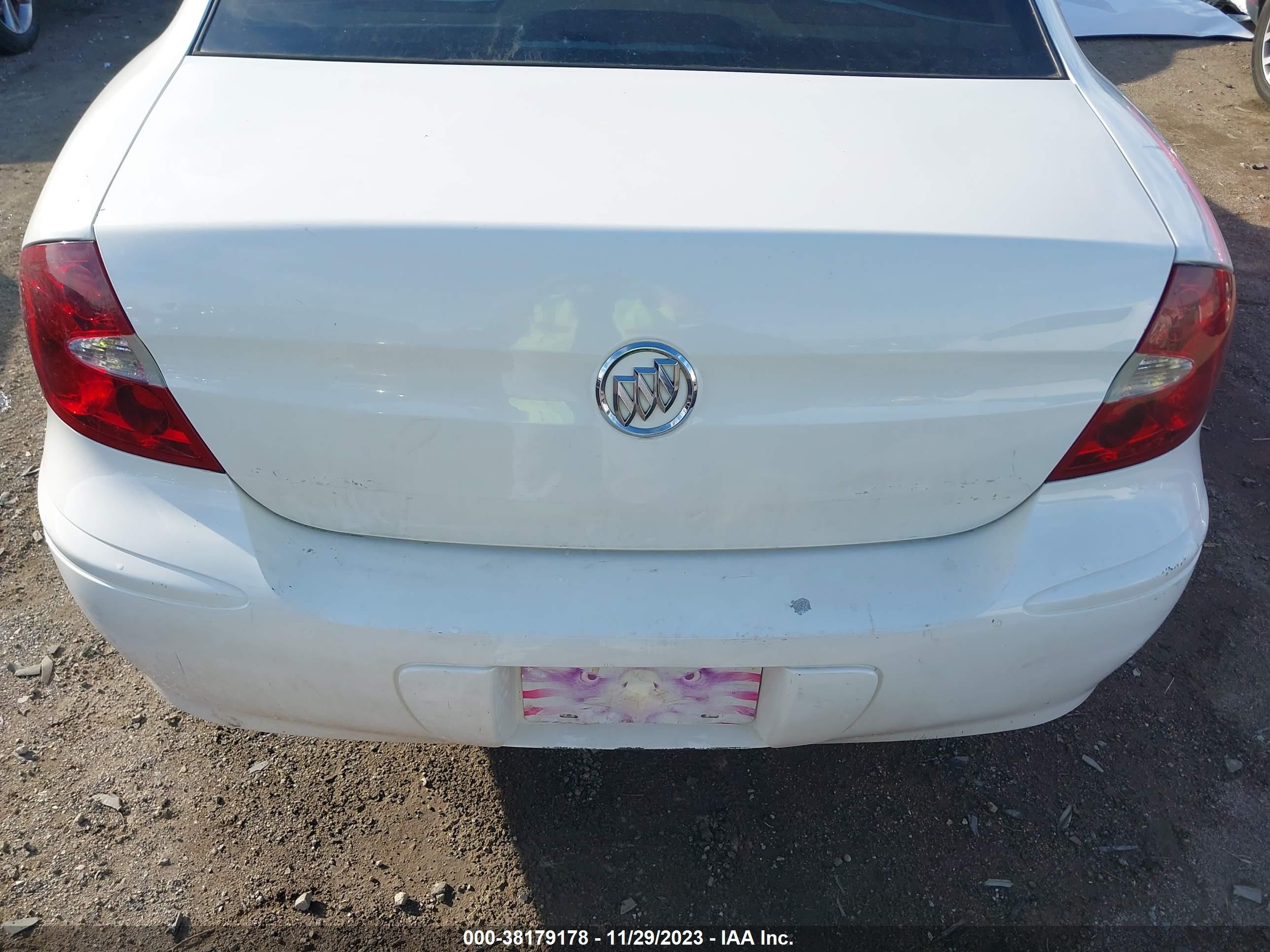 Photo 16 VIN: 2G4WD552271220790 - BUICK LACROSSE 