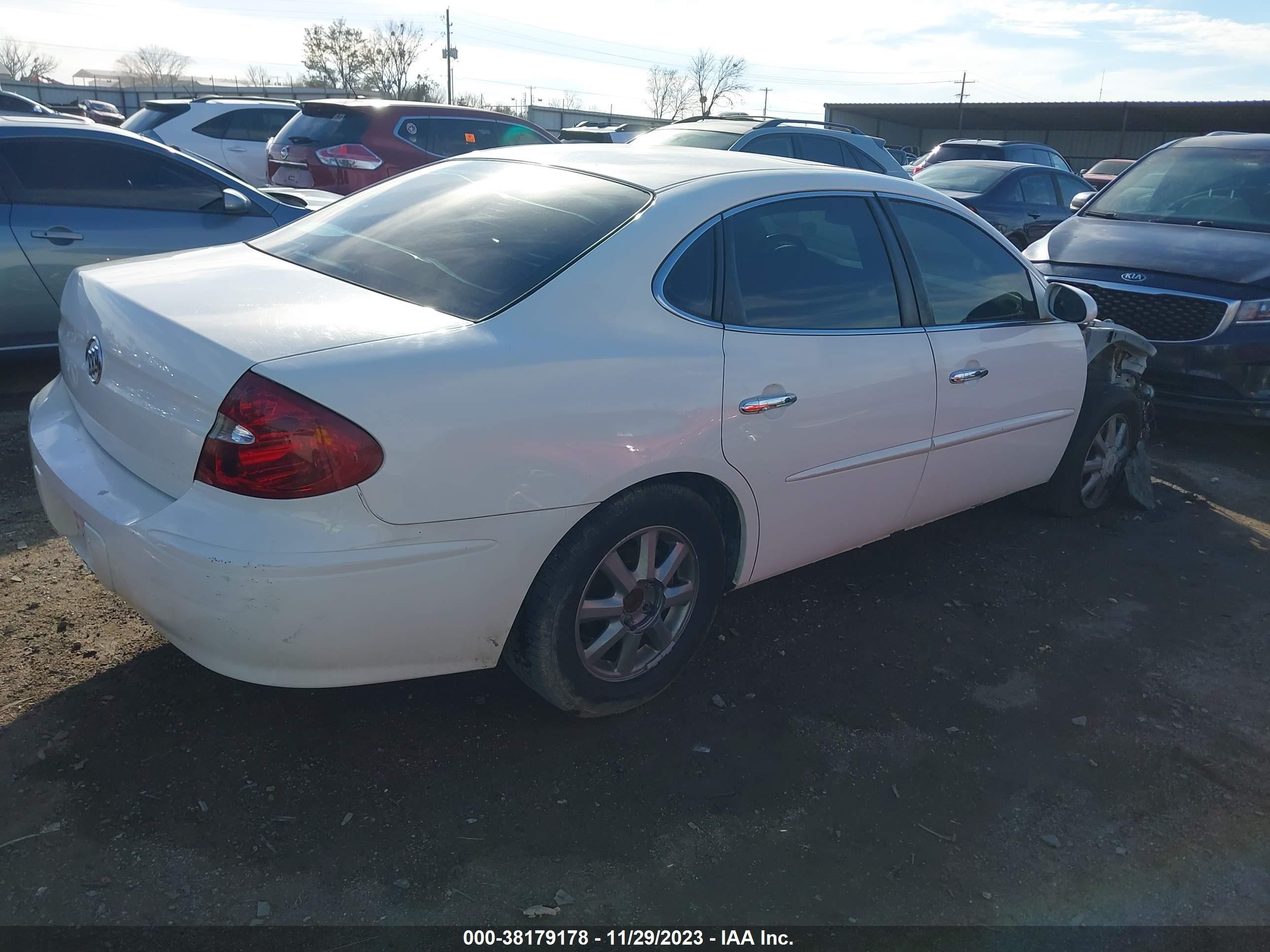 Photo 3 VIN: 2G4WD552271220790 - BUICK LACROSSE 