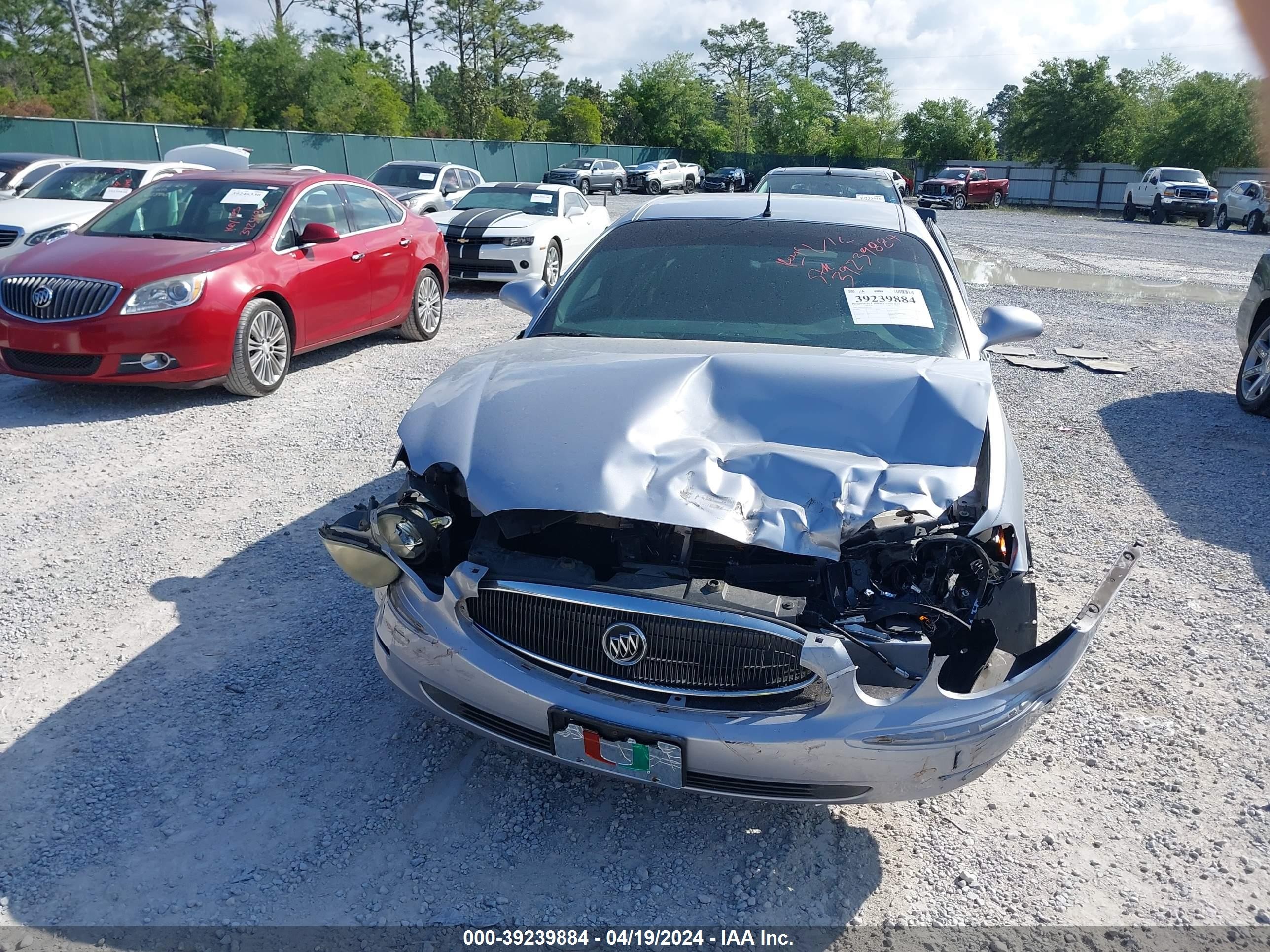 Photo 10 VIN: 2G4WD562251249721 - BUICK LACROSSE 