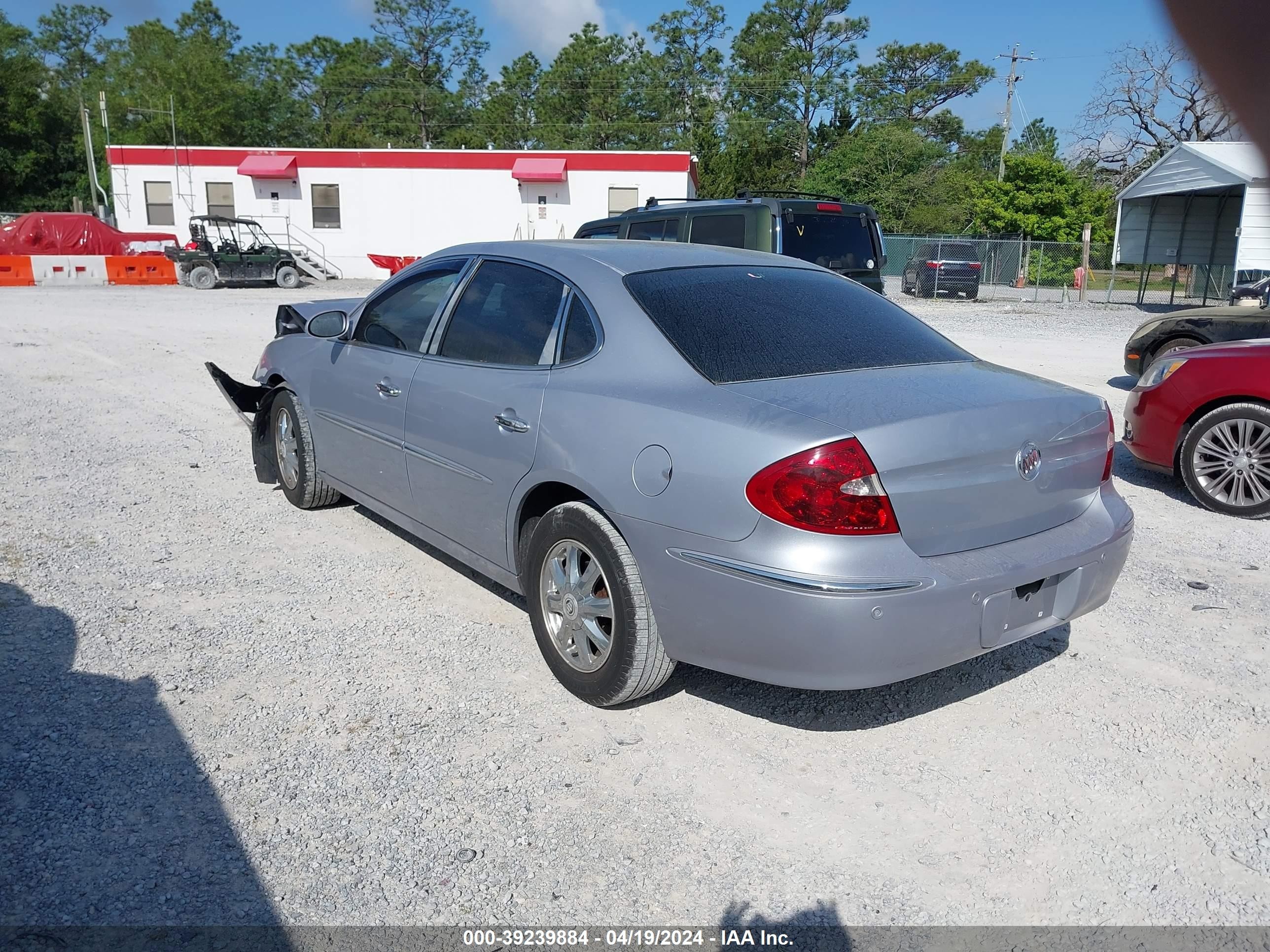 Photo 2 VIN: 2G4WD562251249721 - BUICK LACROSSE 