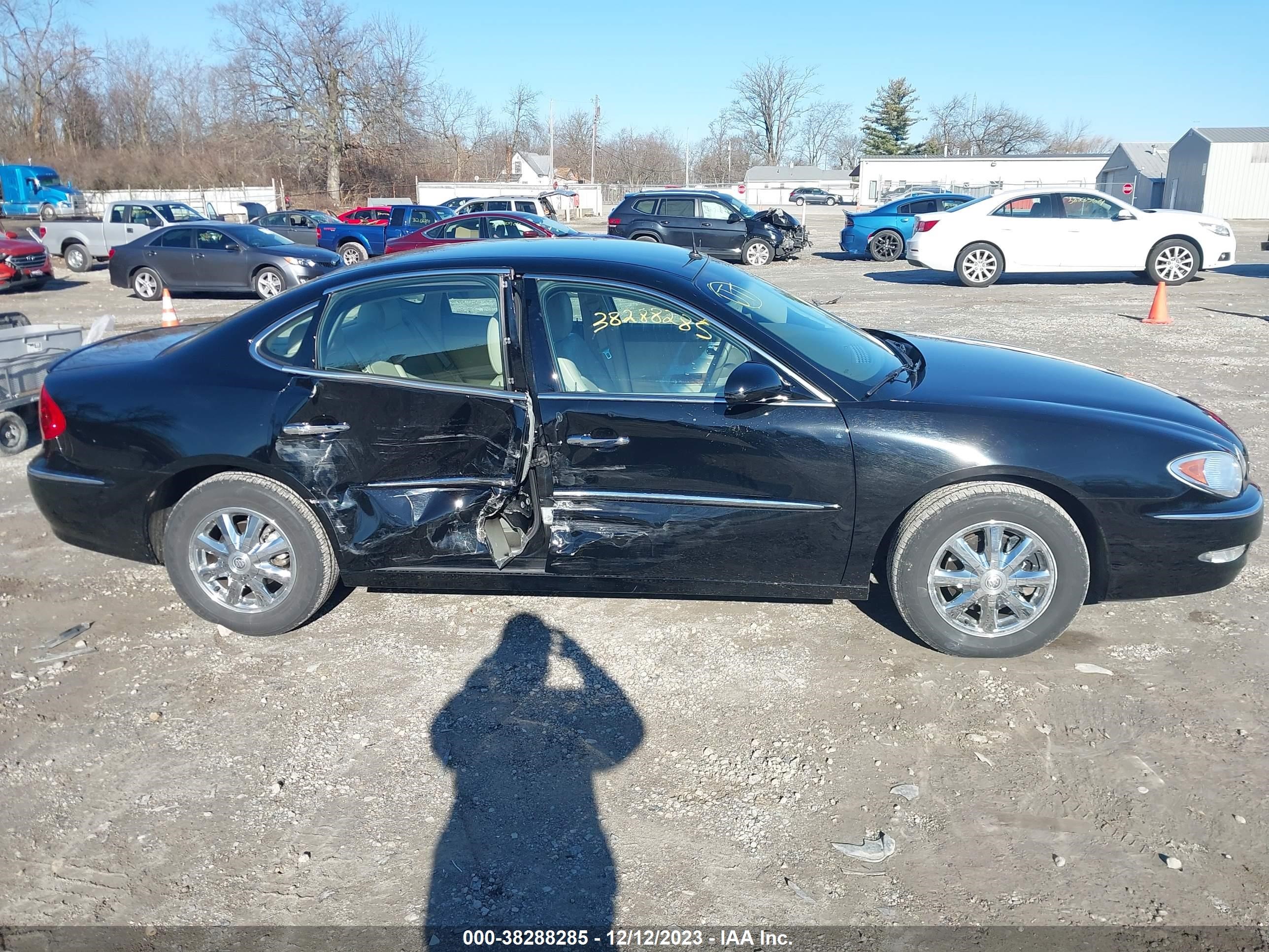 Photo 12 VIN: 2G4WD562351233771 - BUICK LACROSSE 