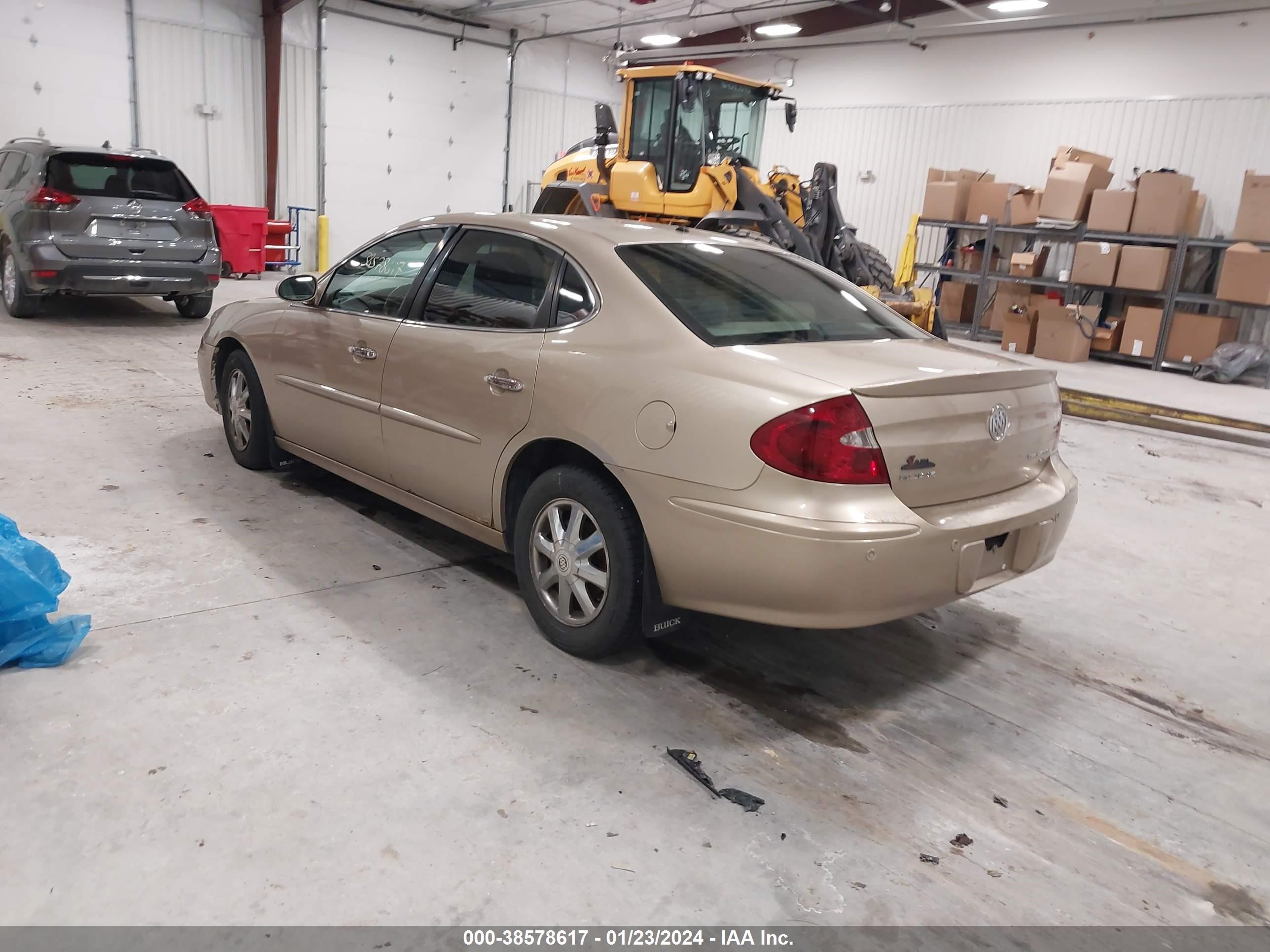 Photo 2 VIN: 2G4WD562451292165 - BUICK LACROSSE 