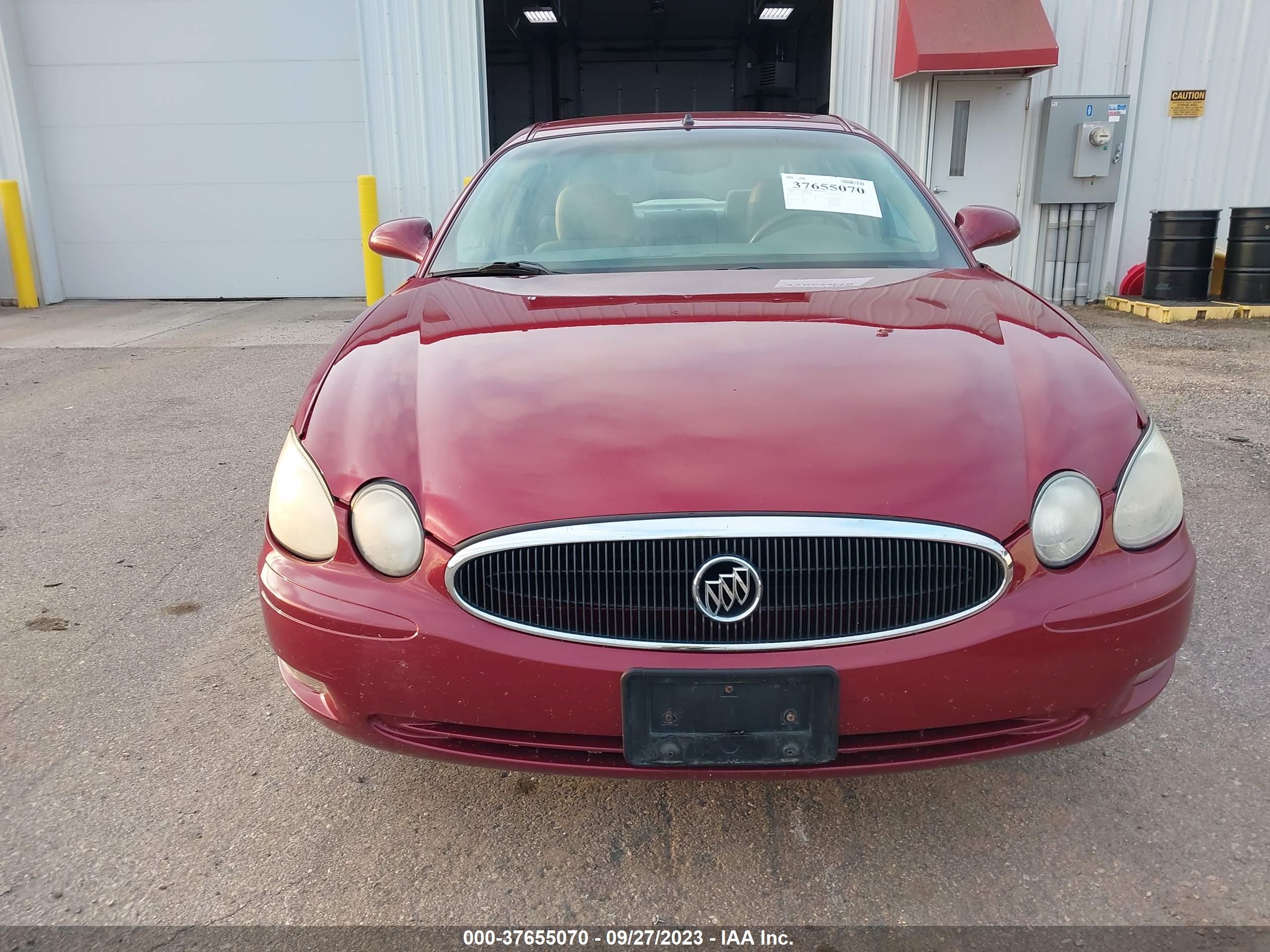 Photo 11 VIN: 2G4WD562651203681 - BUICK LACROSSE 