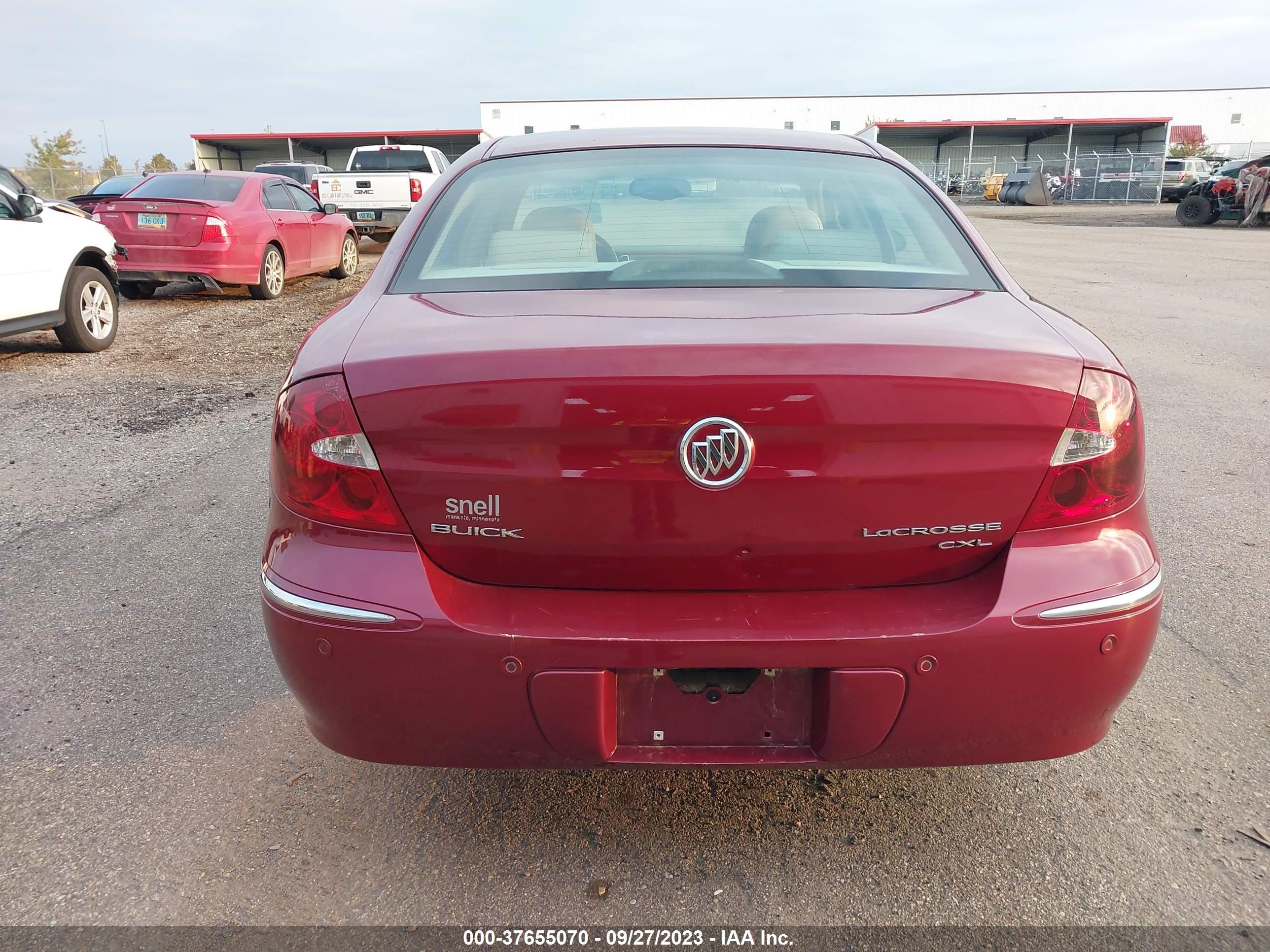 Photo 15 VIN: 2G4WD562651203681 - BUICK LACROSSE 