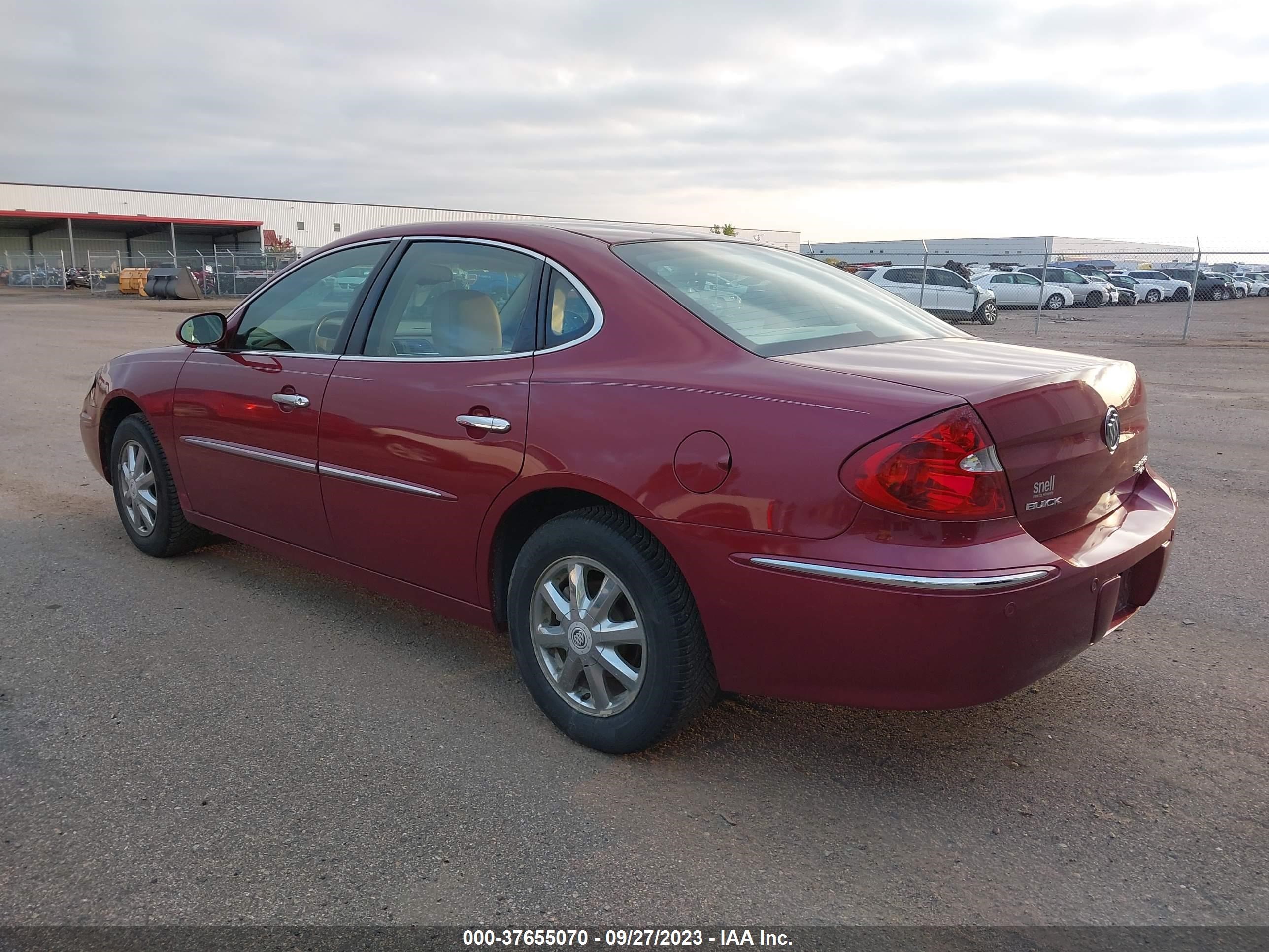 Photo 2 VIN: 2G4WD562651203681 - BUICK LACROSSE 