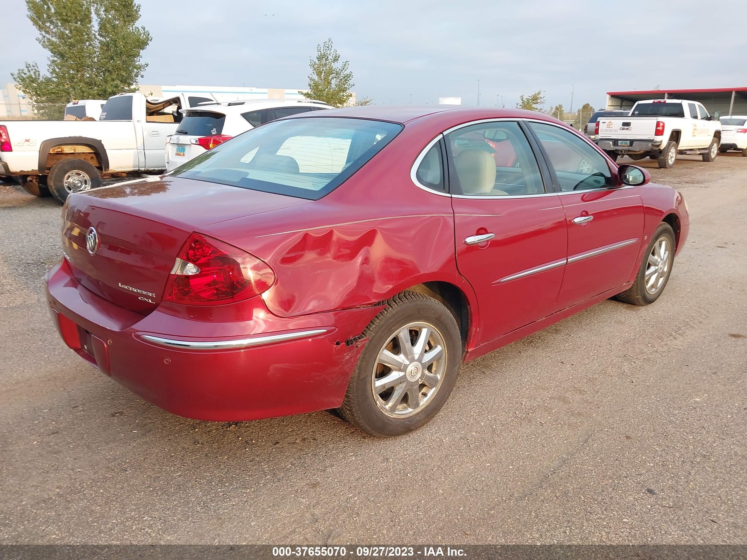 Photo 3 VIN: 2G4WD562651203681 - BUICK LACROSSE 