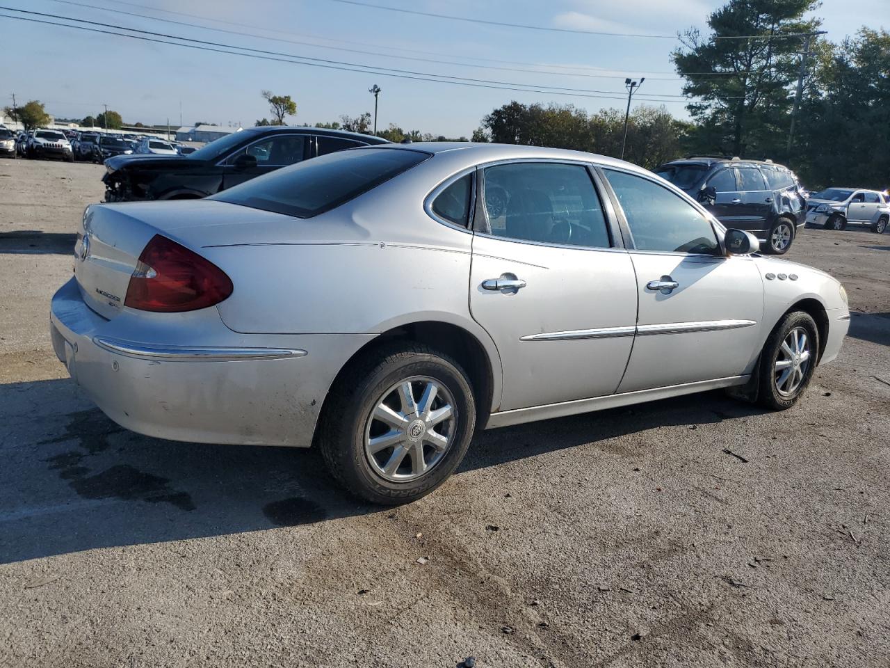 Photo 2 VIN: 2G4WD562651220707 - BUICK LACROSSE 