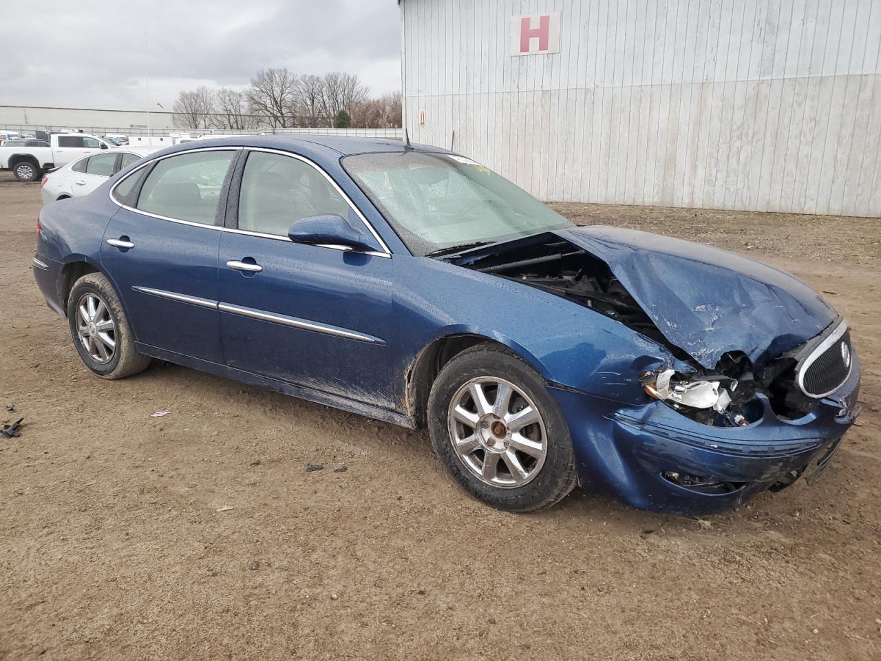 Photo 3 VIN: 2G4WD562X51253225 - BUICK LACROSSE 