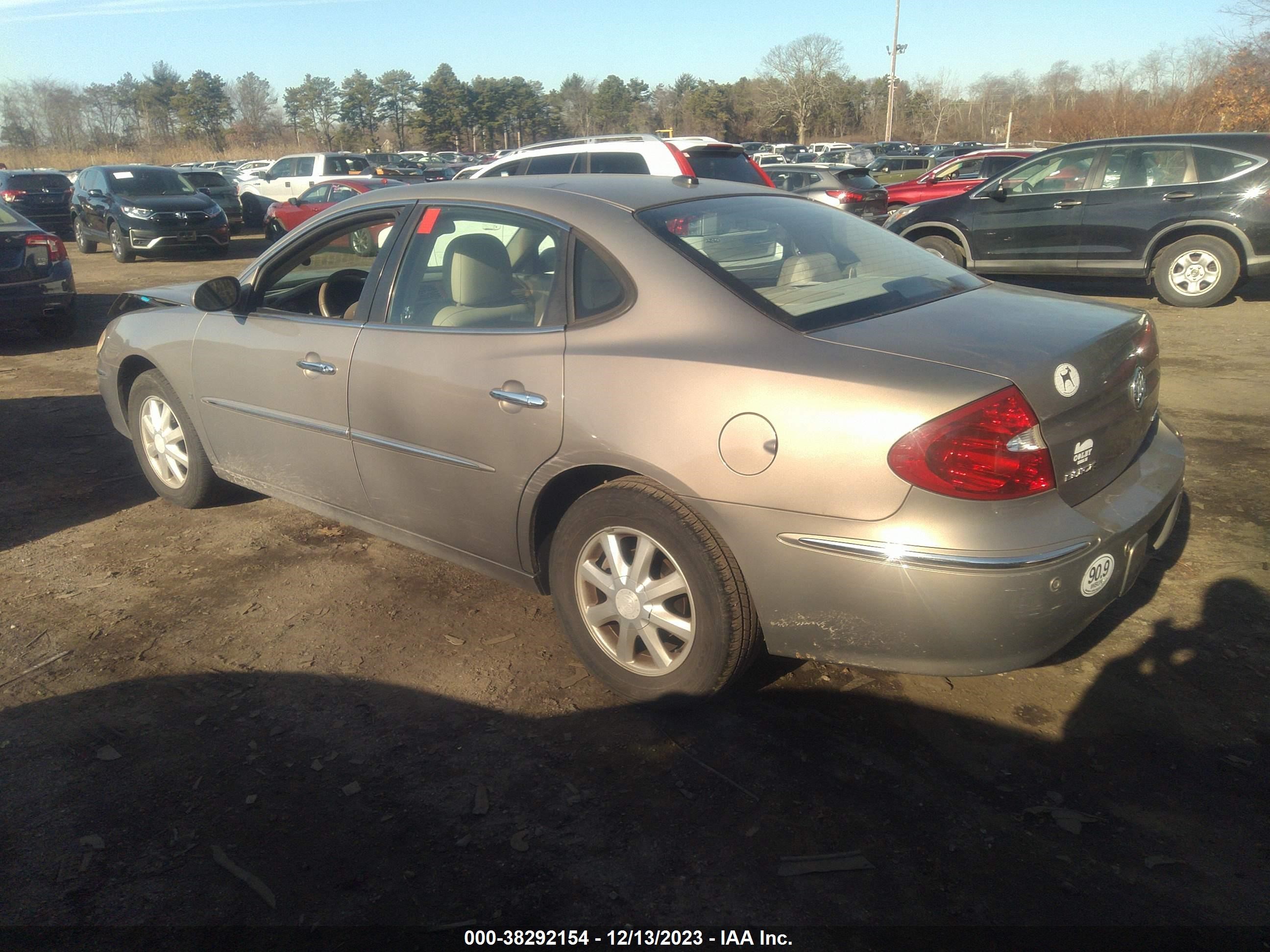 Photo 2 VIN: 2G4WD582061282344 - BUICK LACROSSE 