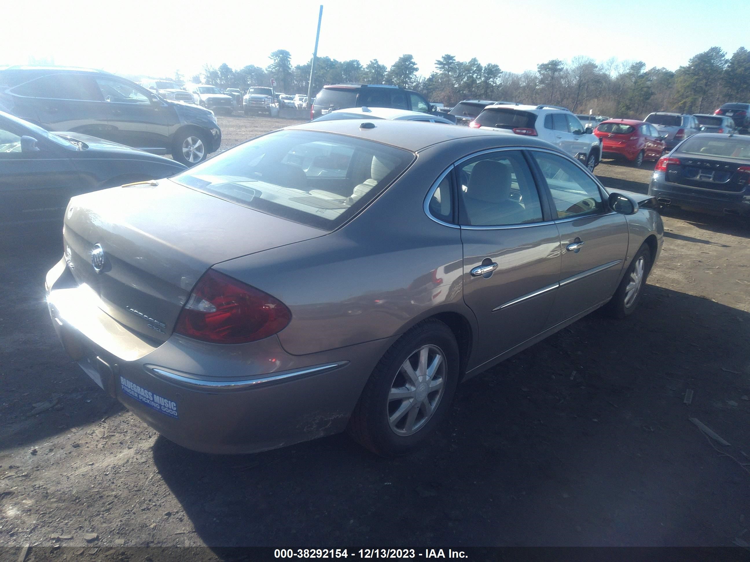 Photo 3 VIN: 2G4WD582061282344 - BUICK LACROSSE 