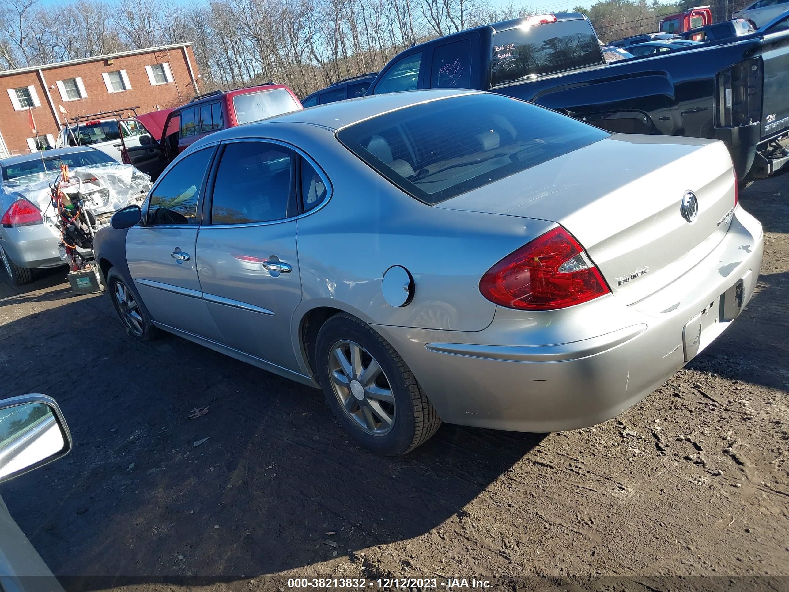 Photo 2 VIN: 2G4WD582071146457 - BUICK LACROSSE 