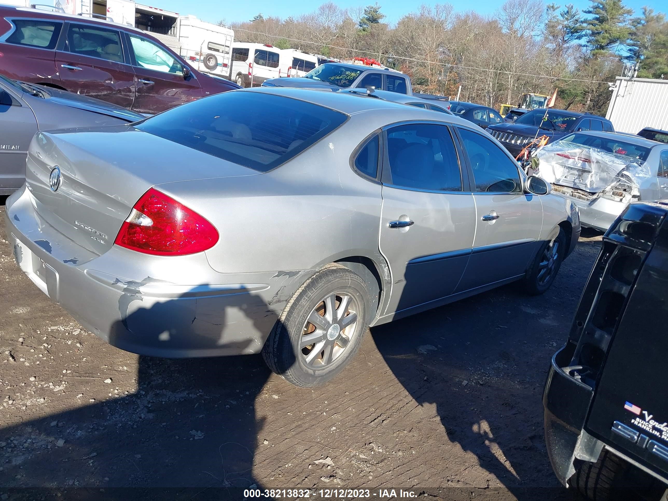 Photo 3 VIN: 2G4WD582071146457 - BUICK LACROSSE 