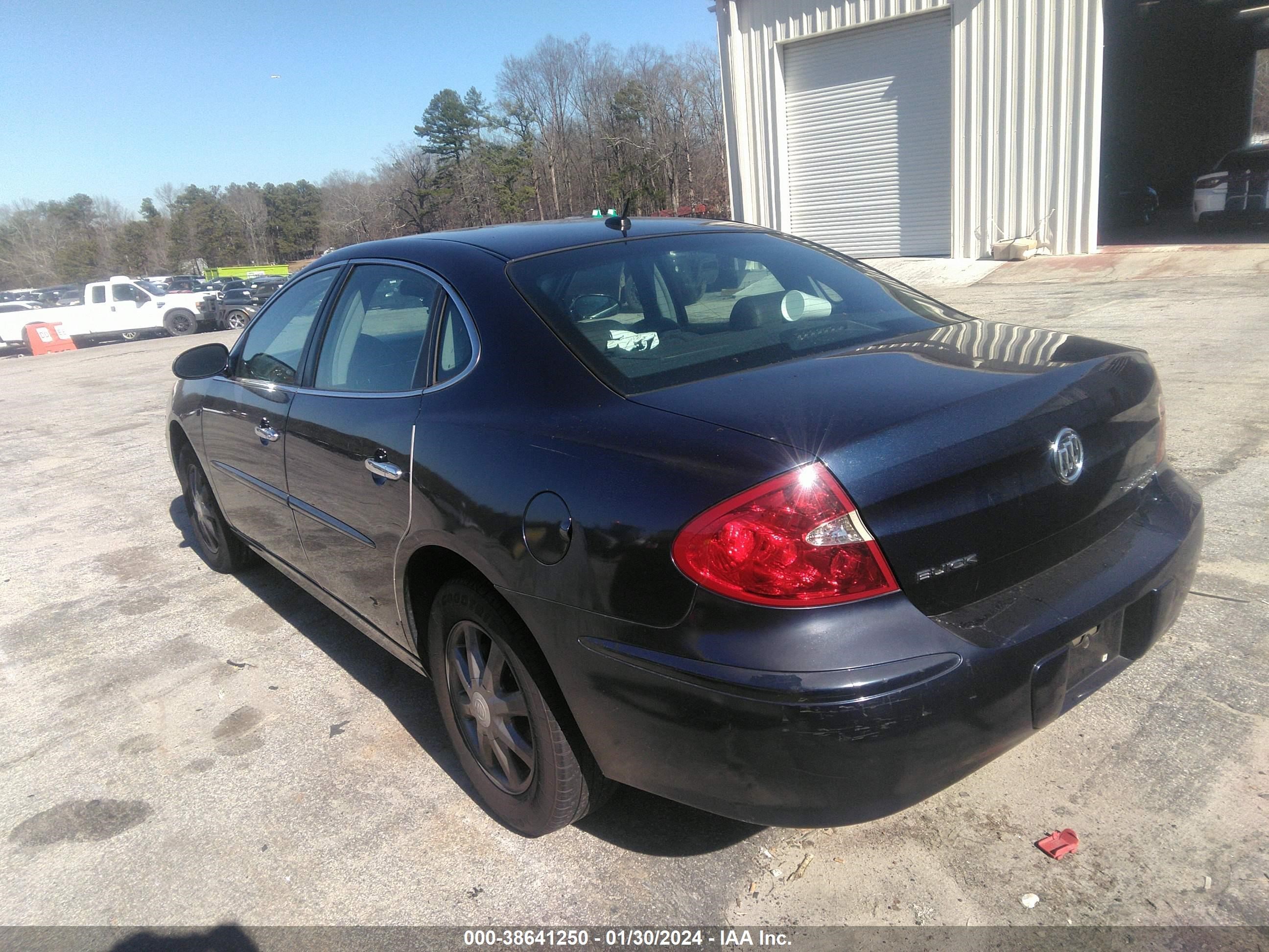 Photo 2 VIN: 2G4WD582071150847 - BUICK LACROSSE 