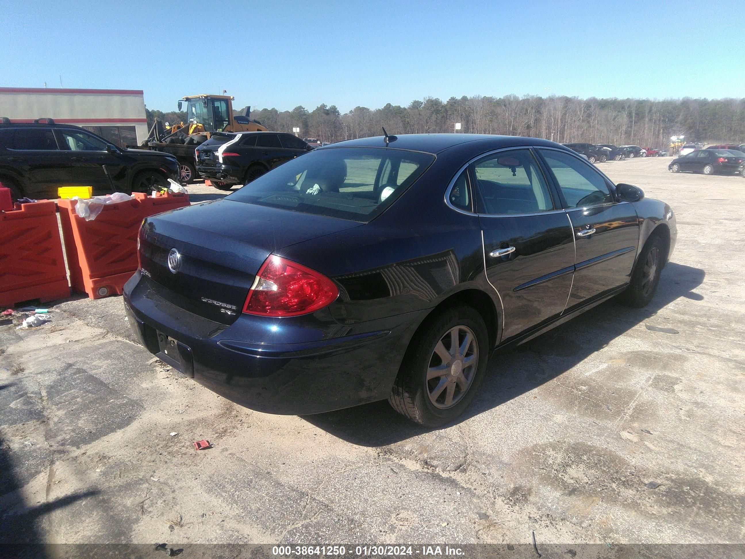 Photo 3 VIN: 2G4WD582071150847 - BUICK LACROSSE 