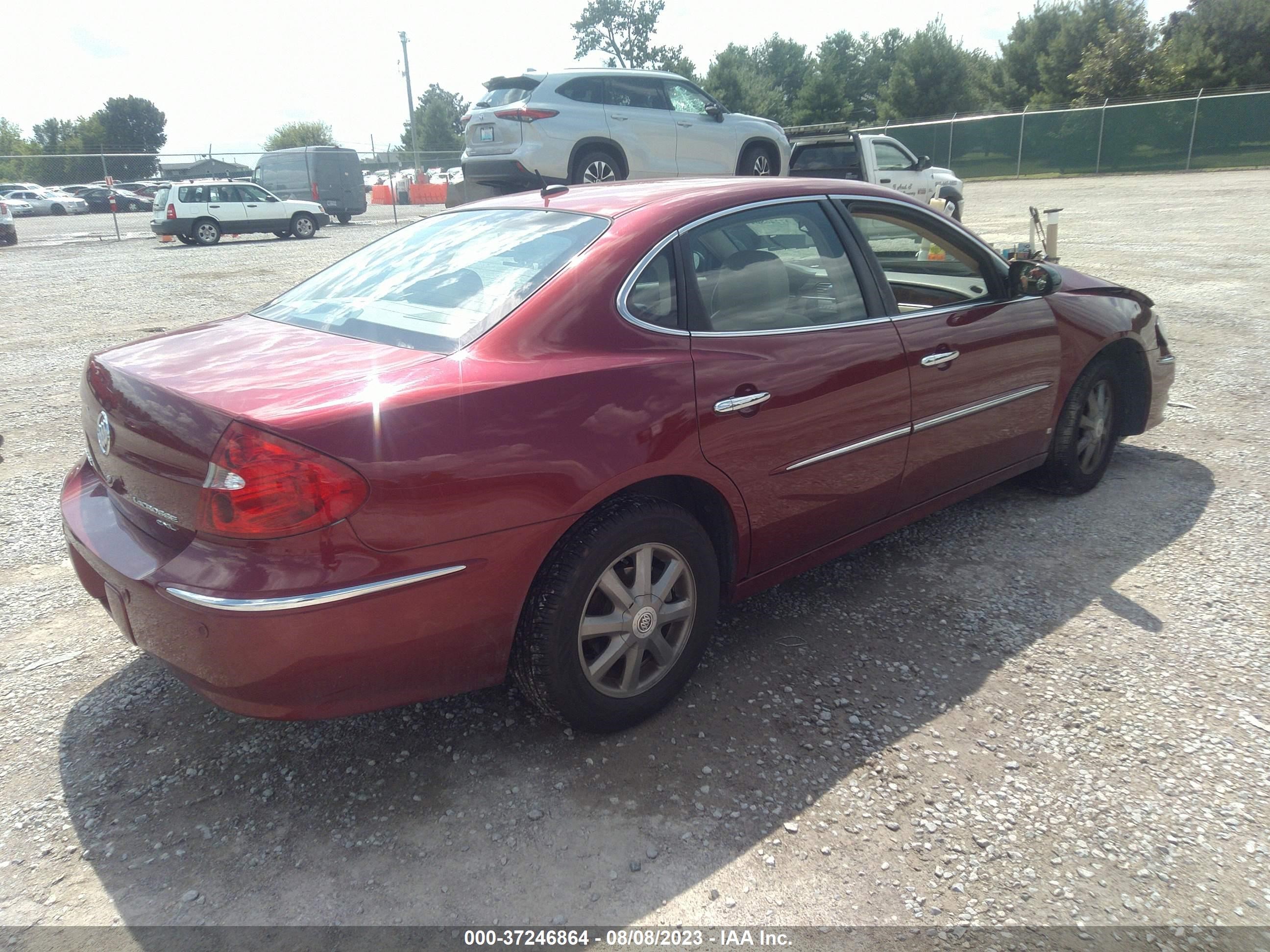 Photo 3 VIN: 2G4WD582081135105 - BUICK LACROSSE 