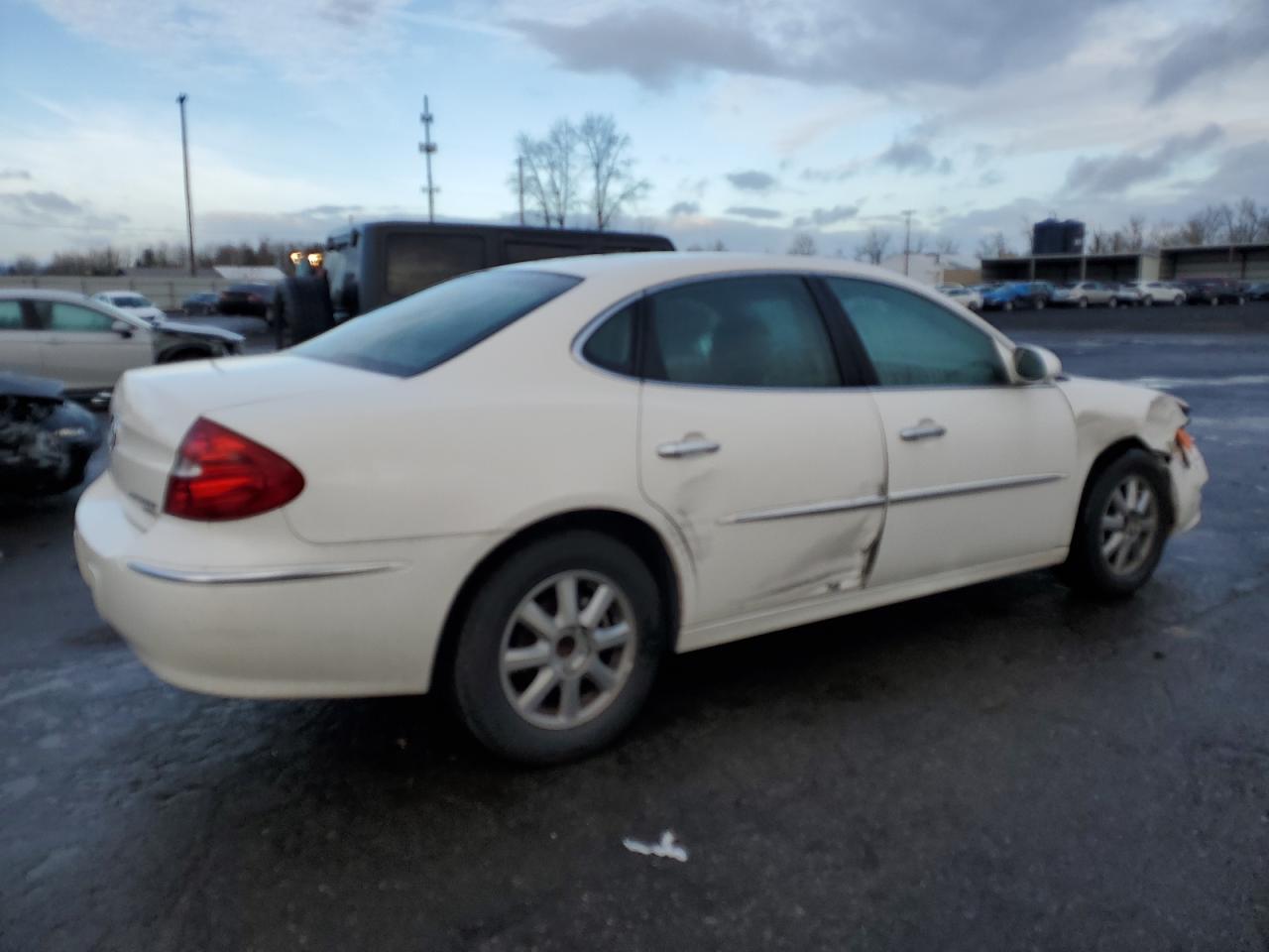 Photo 2 VIN: 2G4WD582091115955 - BUICK LACROSSE 