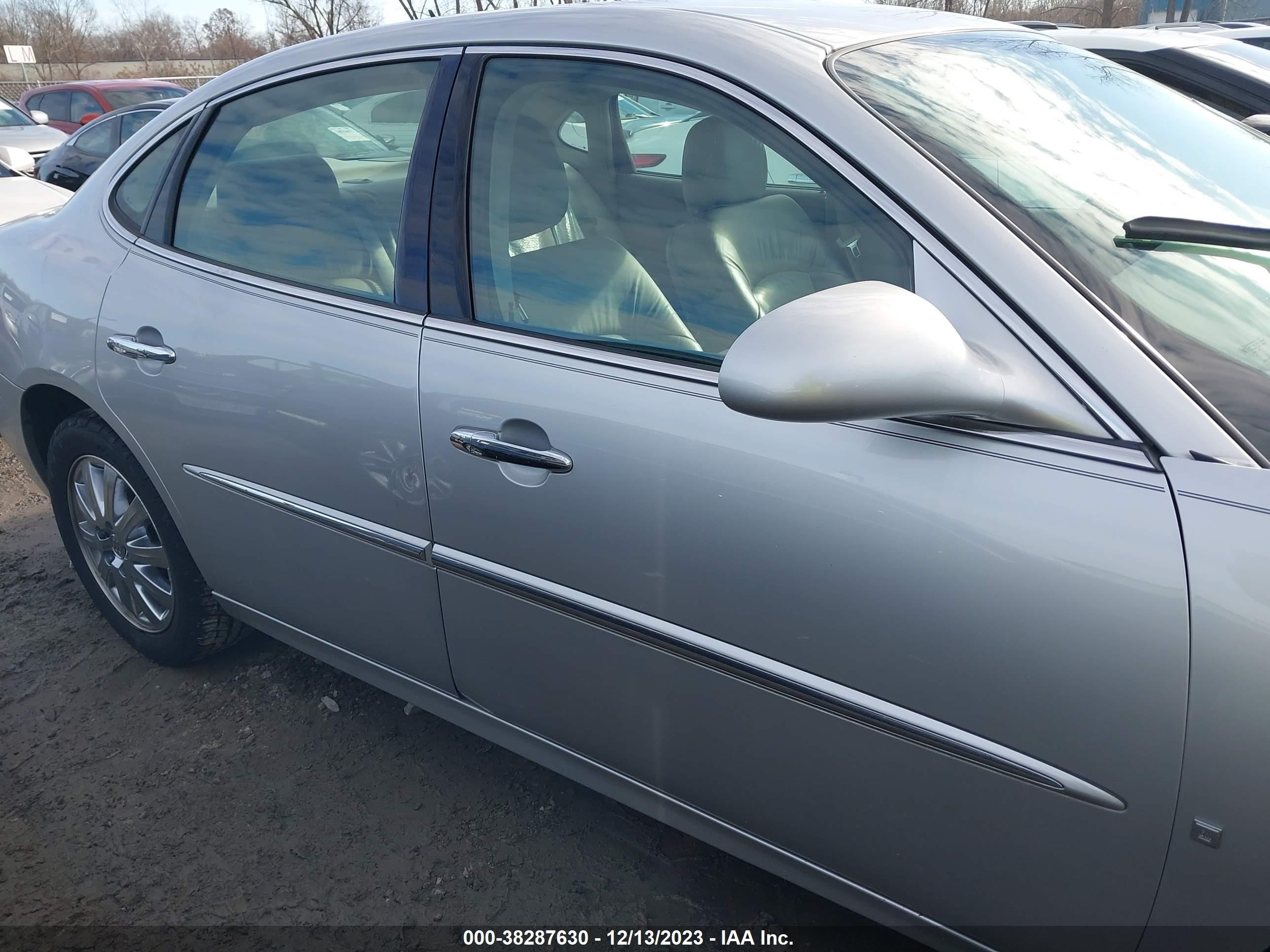 Photo 13 VIN: 2G4WD582091219295 - BUICK LACROSSE 