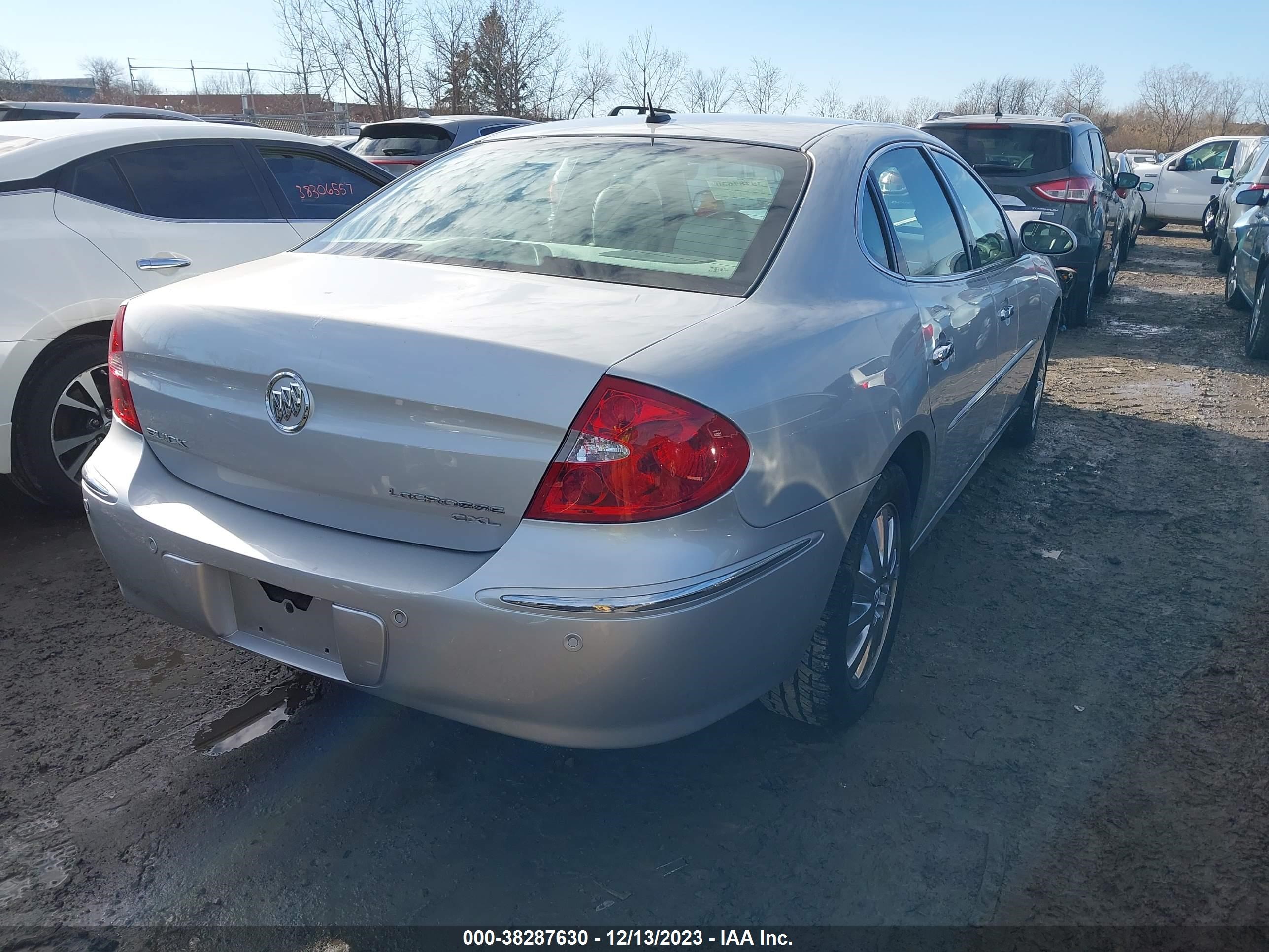 Photo 3 VIN: 2G4WD582091219295 - BUICK LACROSSE 