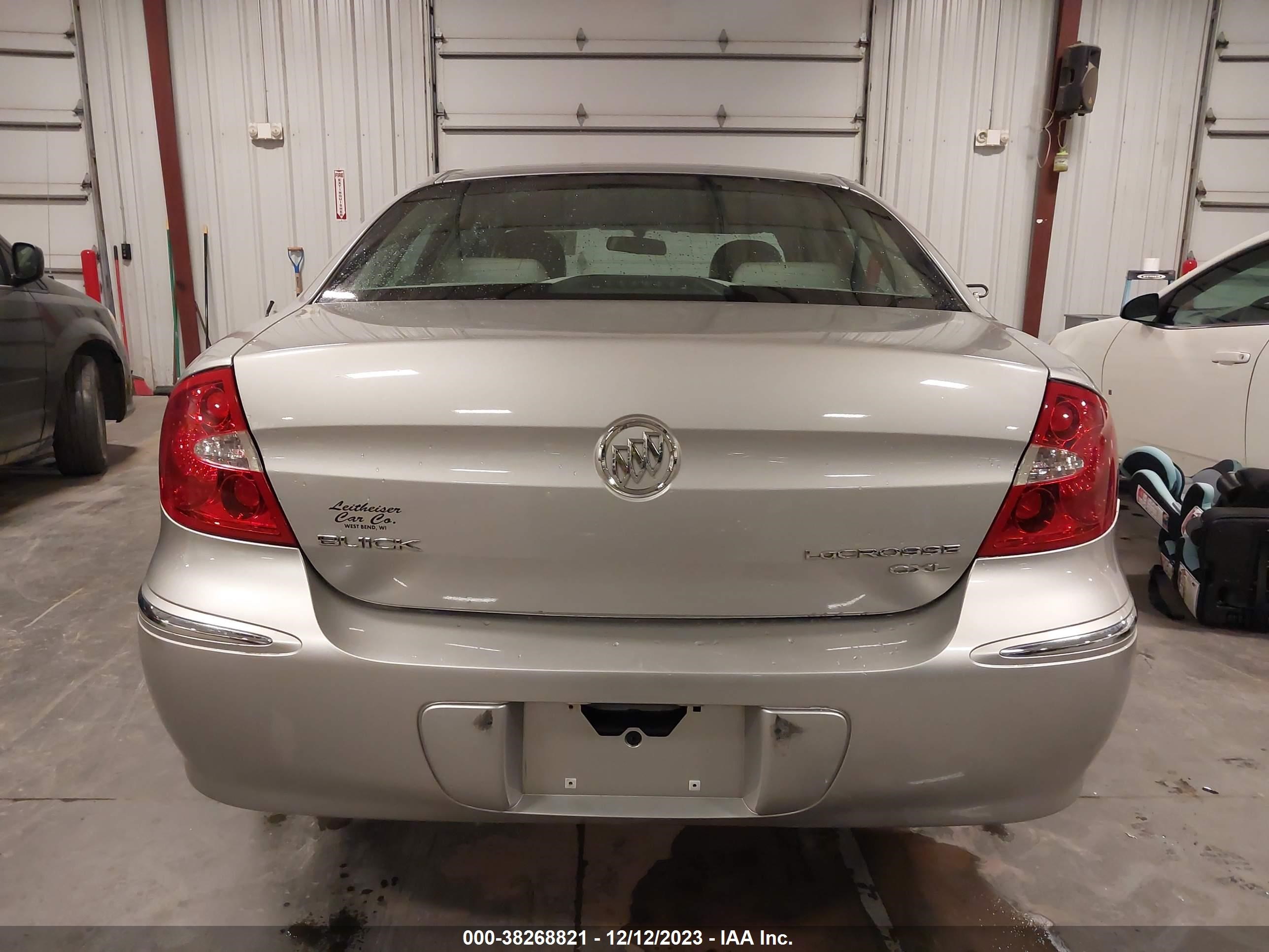 Photo 15 VIN: 2G4WD582181220079 - BUICK LACROSSE 