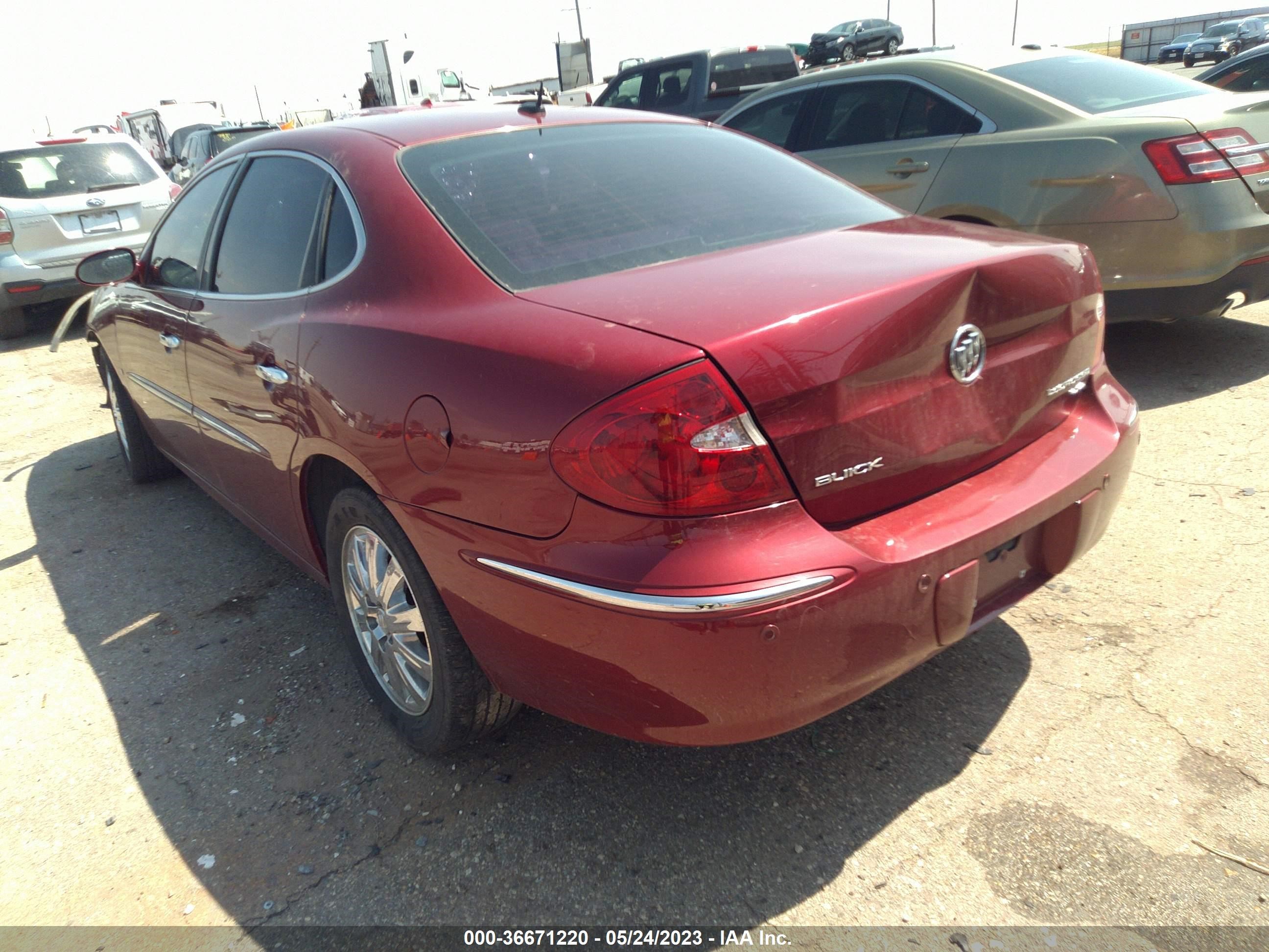 Photo 2 VIN: 2G4WD582181272862 - BUICK LACROSSE 