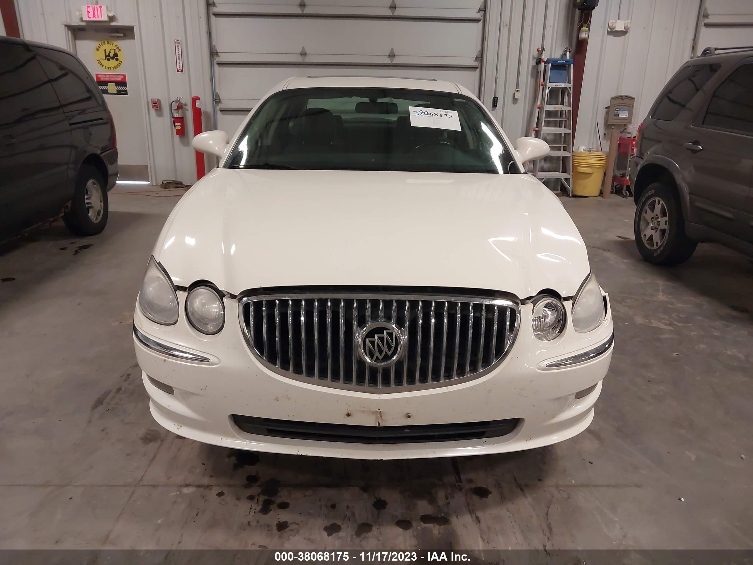 Photo 11 VIN: 2G4WD582191132196 - BUICK LACROSSE 