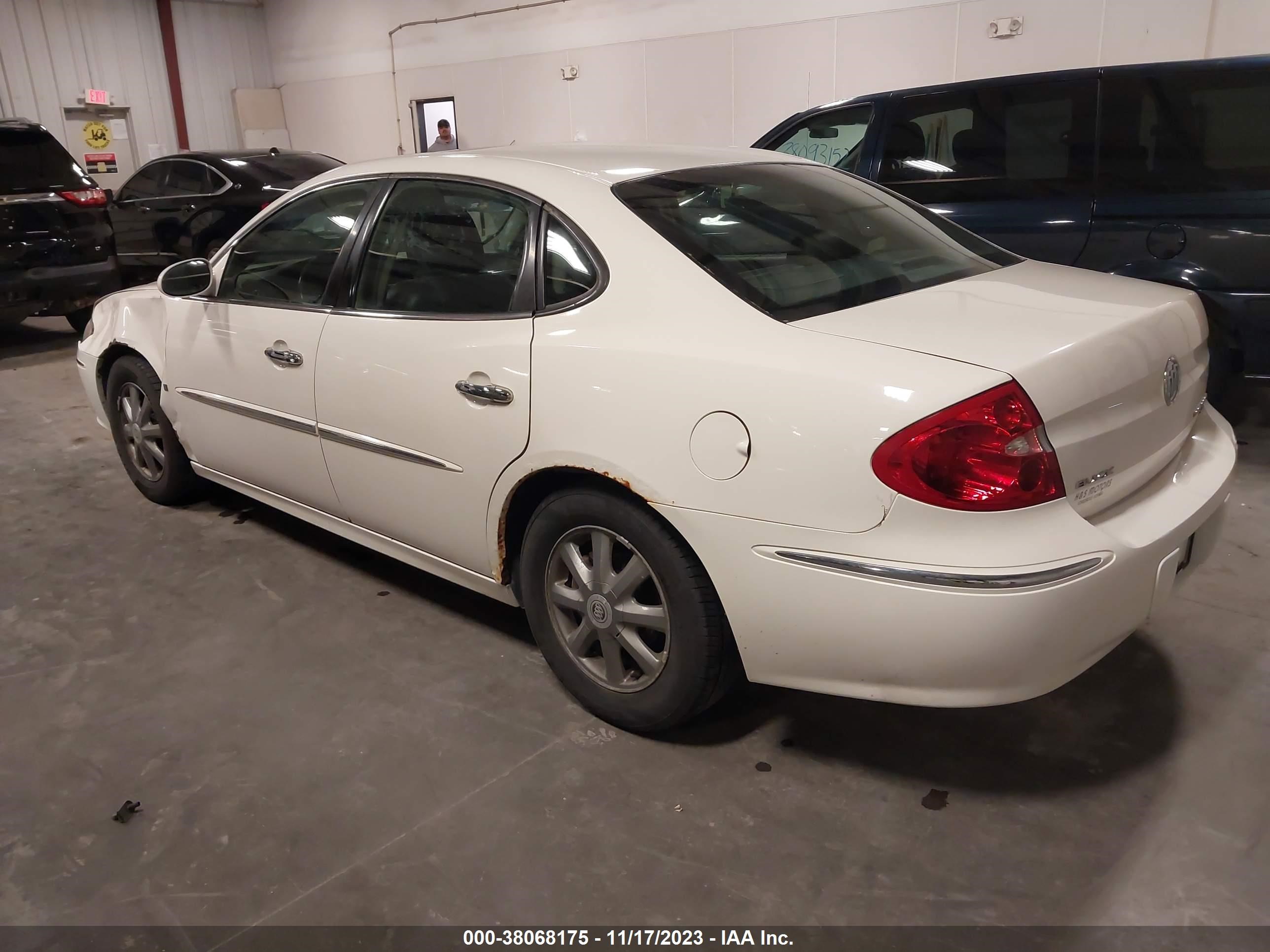 Photo 2 VIN: 2G4WD582191132196 - BUICK LACROSSE 