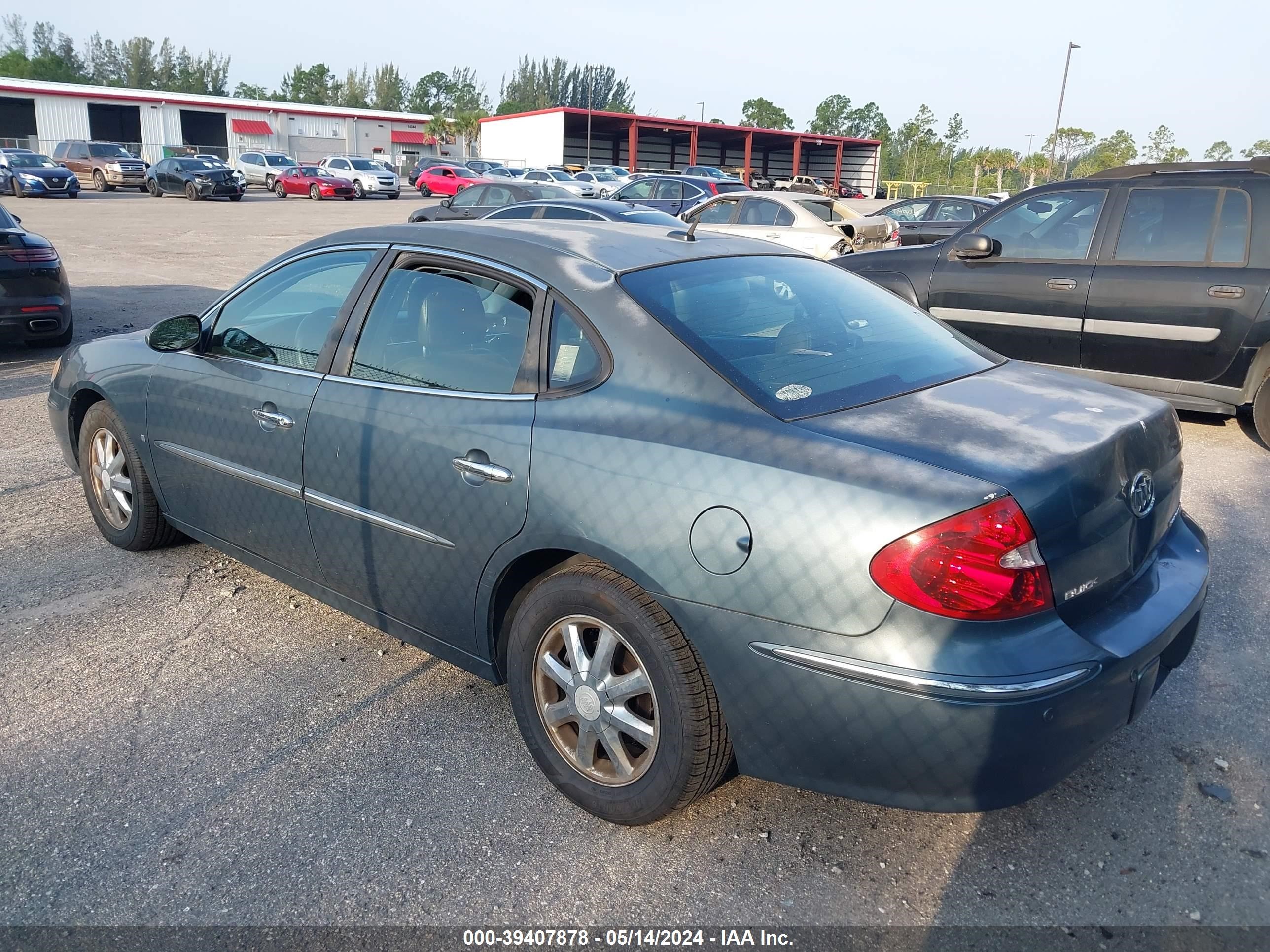 Photo 2 VIN: 2G4WD582261168345 - BUICK LACROSSE 