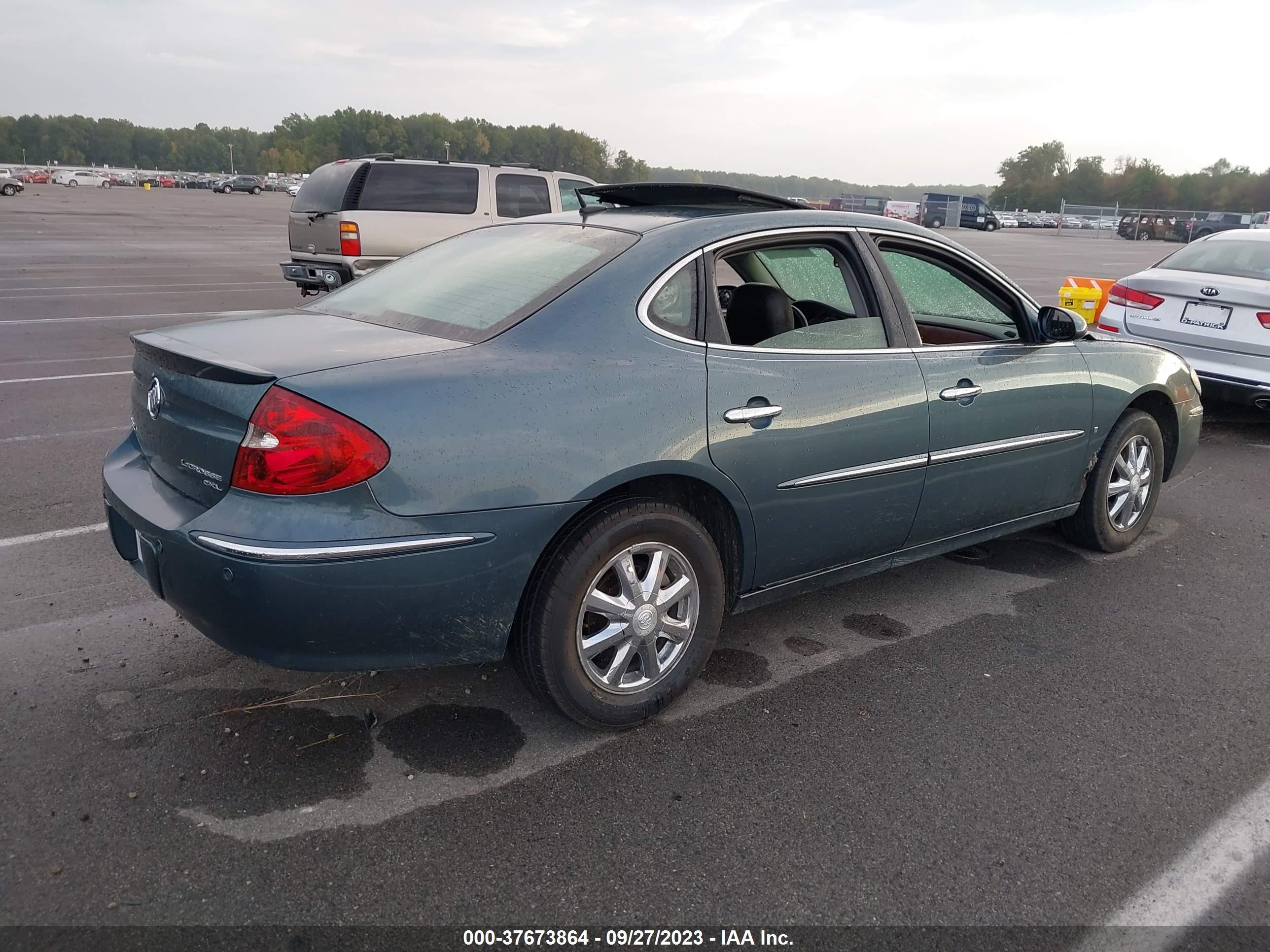 Photo 3 VIN: 2G4WD582261178468 - BUICK LACROSSE 