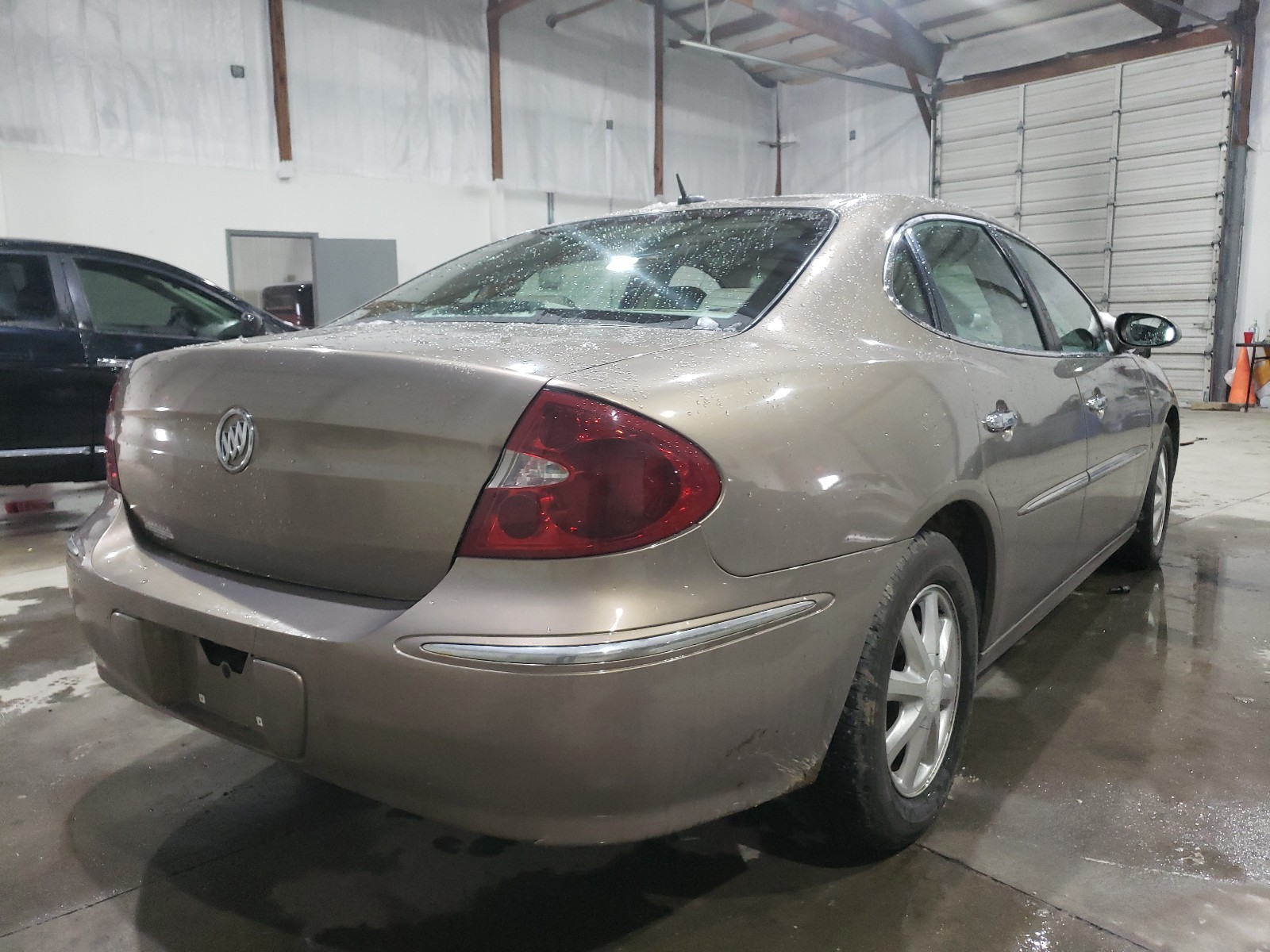 Photo 3 VIN: 2G4WD582261225370 - BUICK LACROSSE C 