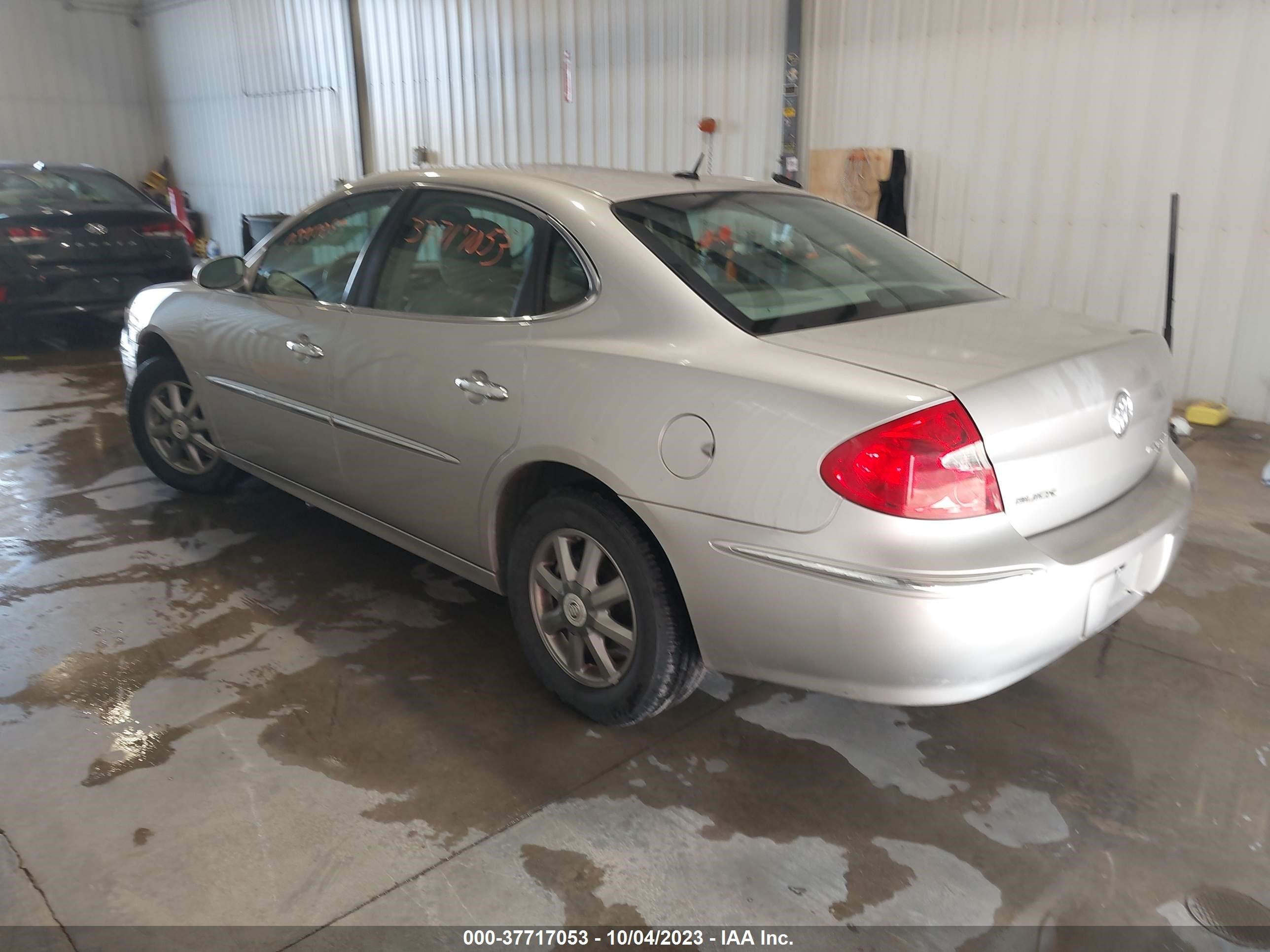 Photo 2 VIN: 2G4WD582281176075 - BUICK LACROSSE 