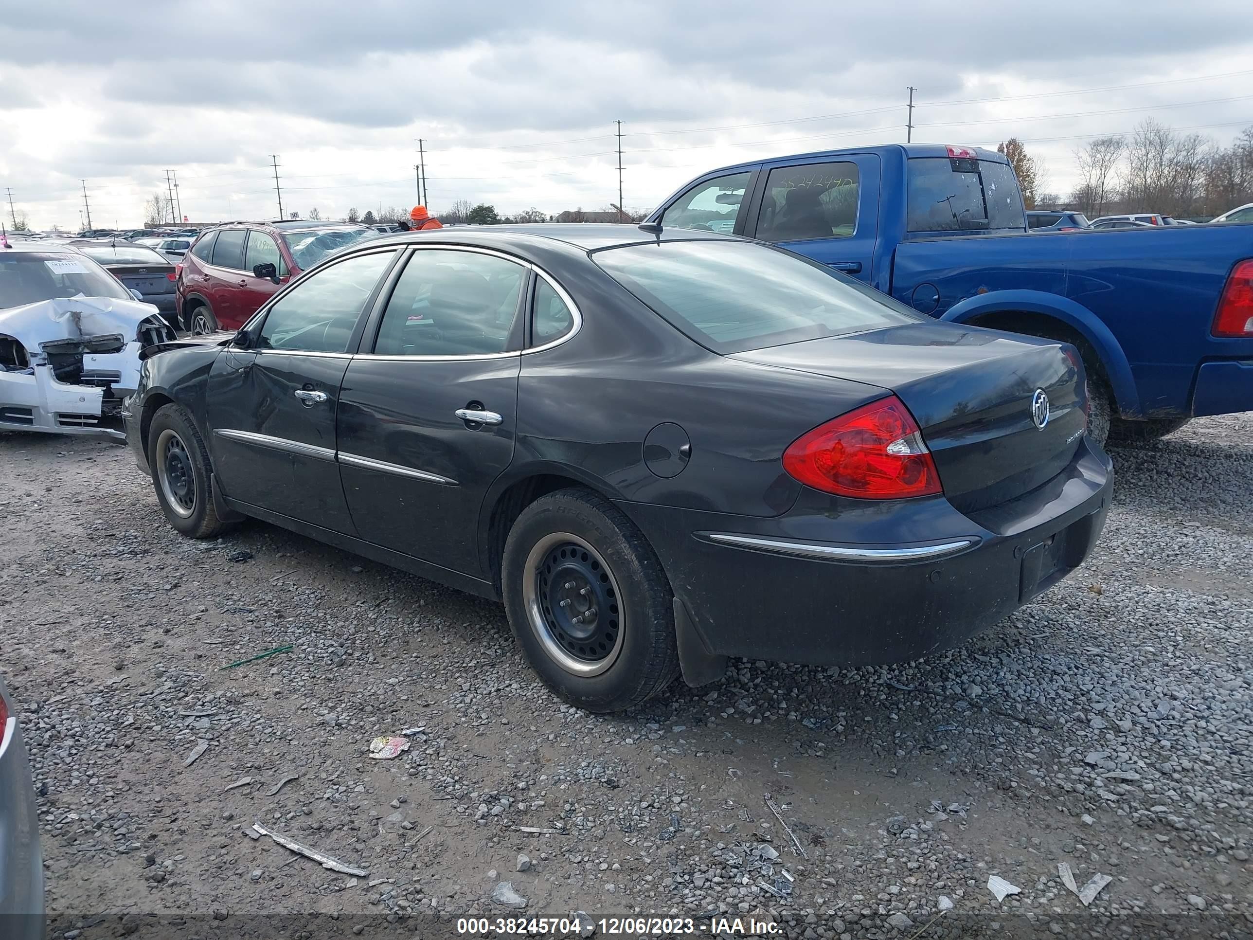 Photo 2 VIN: 2G4WD582281214372 - BUICK LACROSSE 