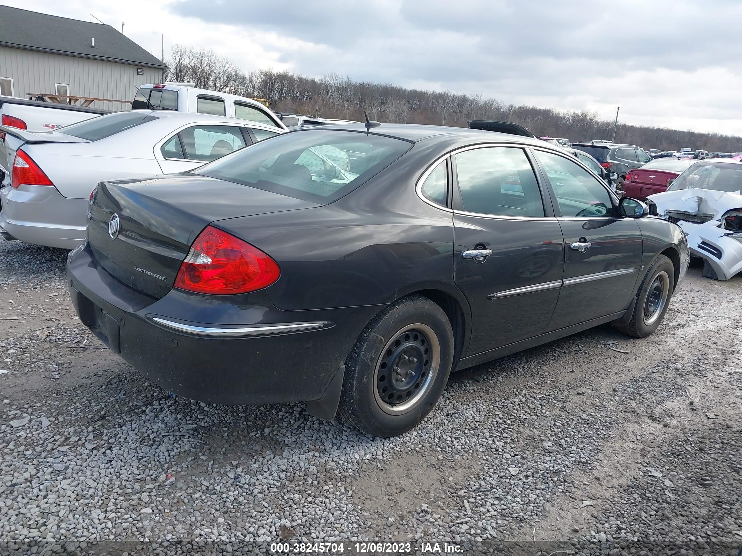 Photo 3 VIN: 2G4WD582281214372 - BUICK LACROSSE 