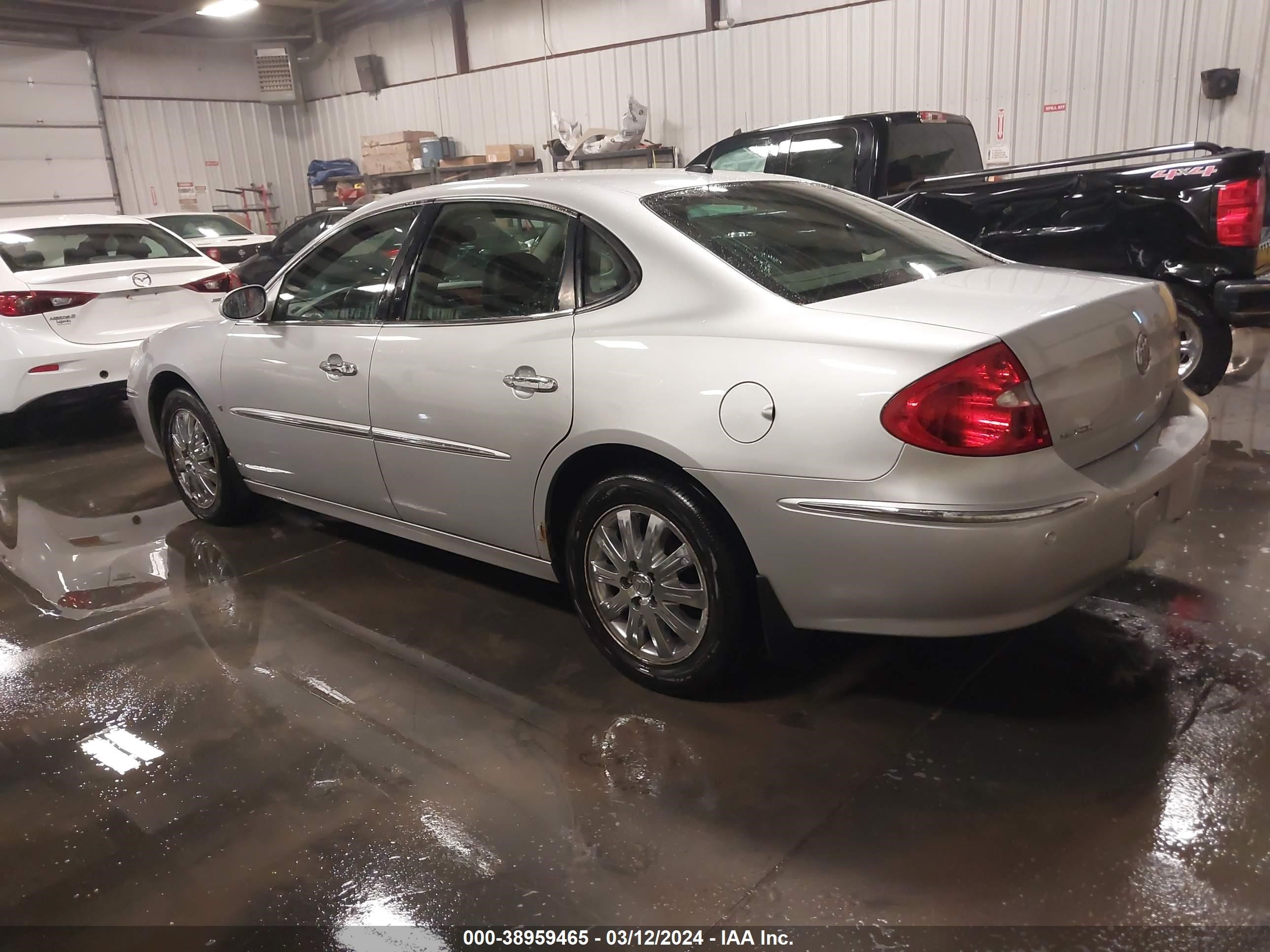 Photo 2 VIN: 2G4WD582291155860 - BUICK LACROSSE 