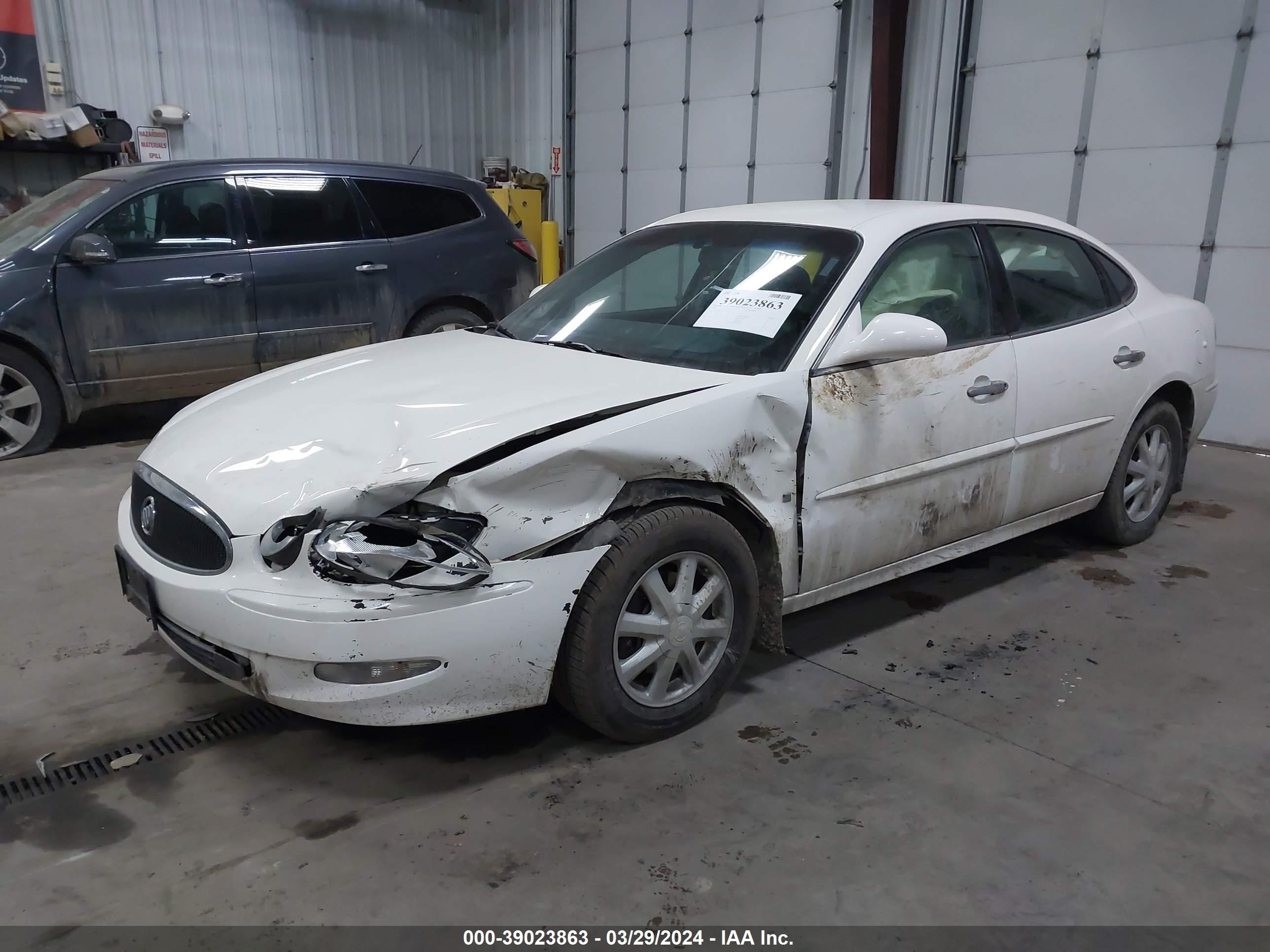 Photo 1 VIN: 2G4WD582361217052 - BUICK LACROSSE C 