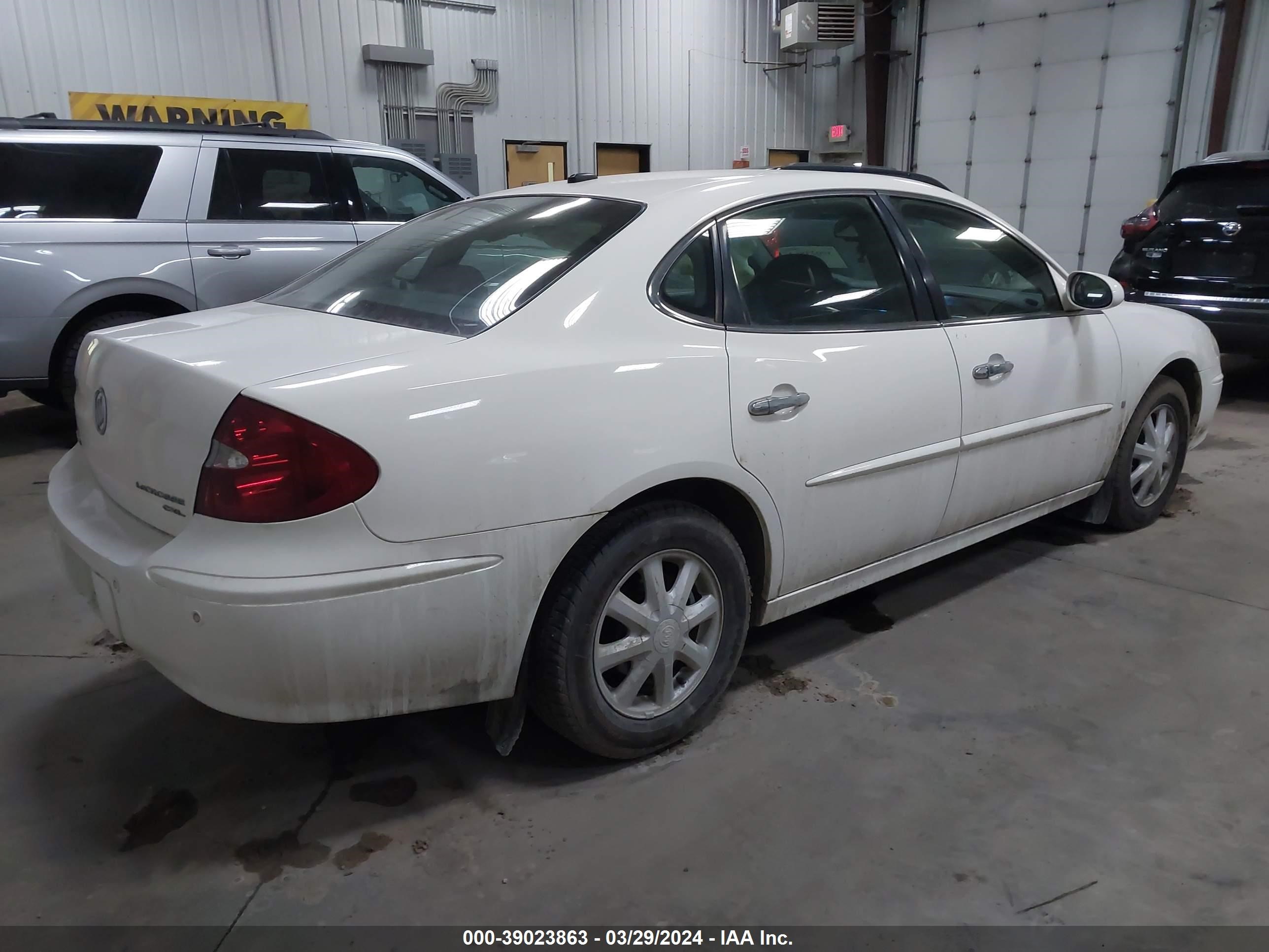 Photo 3 VIN: 2G4WD582361217052 - BUICK LACROSSE C 