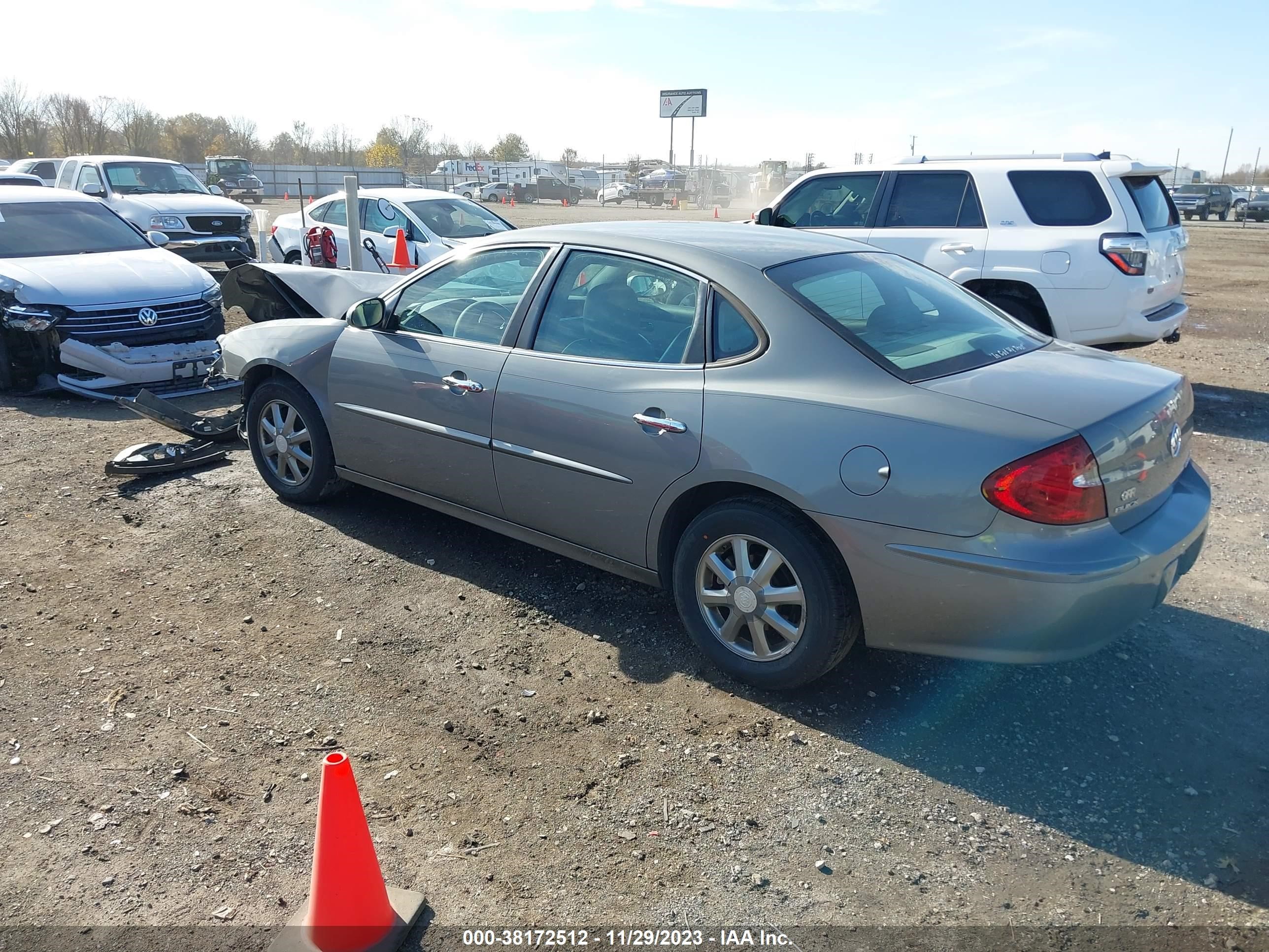 Photo 2 VIN: 2G4WD582371127367 - BUICK LACROSSE 