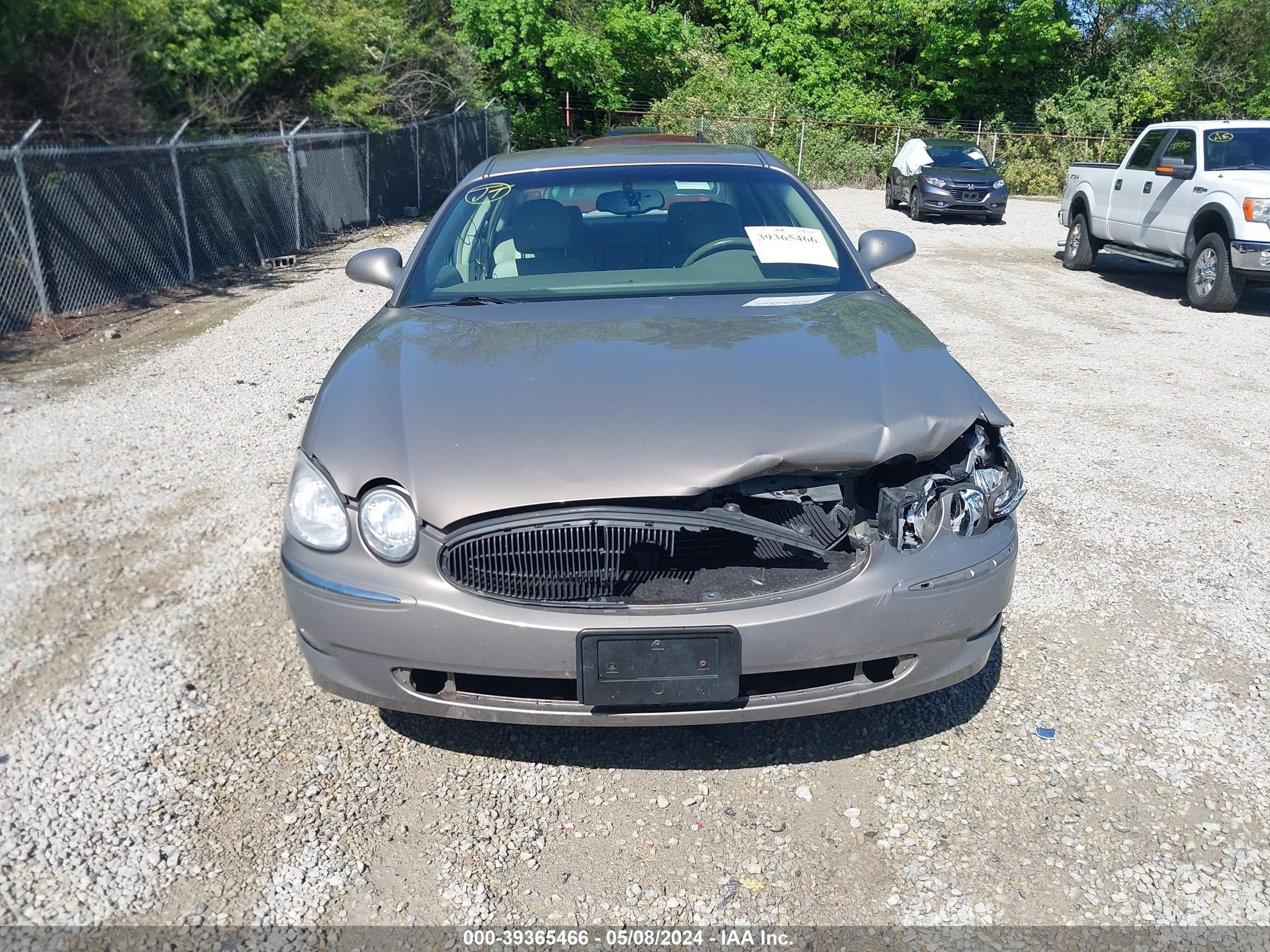 Photo 11 VIN: 2G4WD582371161180 - BUICK LACROSSE 