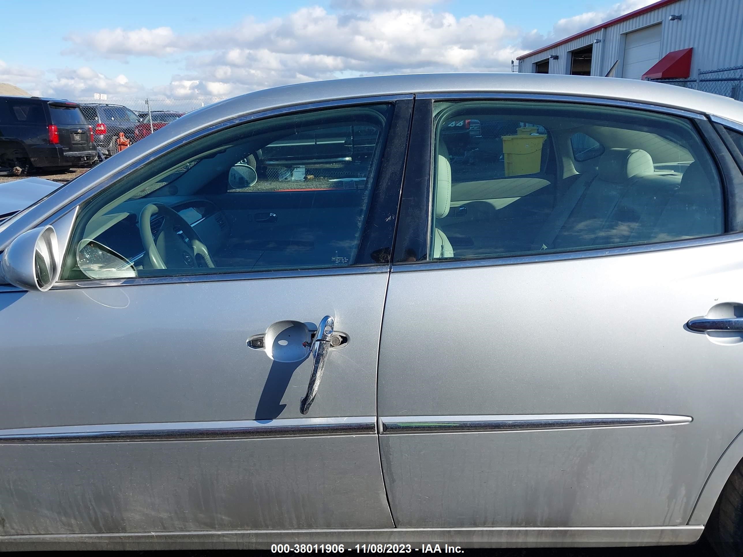 Photo 13 VIN: 2G4WD582391150067 - BUICK LACROSSE 