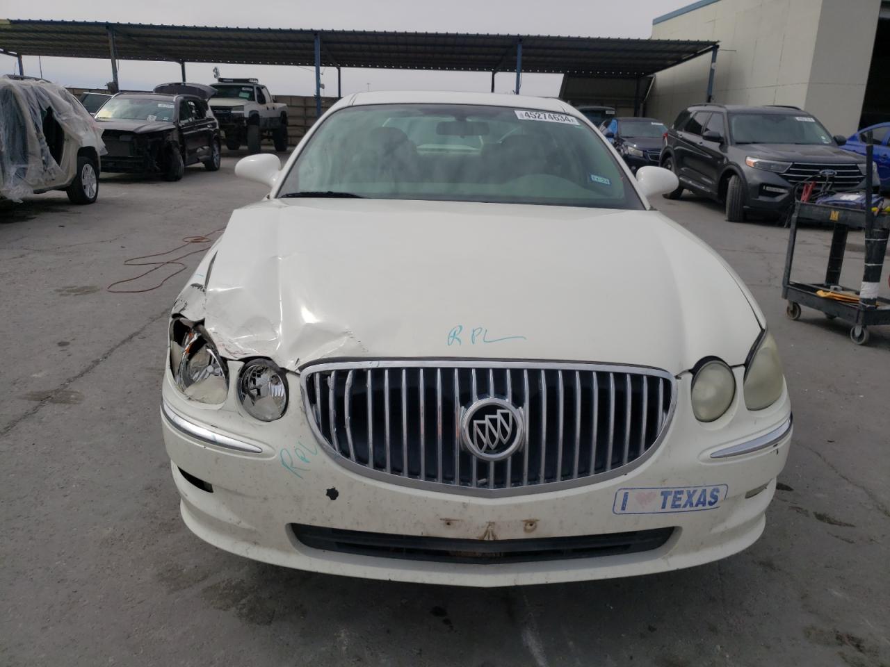 Photo 4 VIN: 2G4WD582481142820 - BUICK LACROSSE 