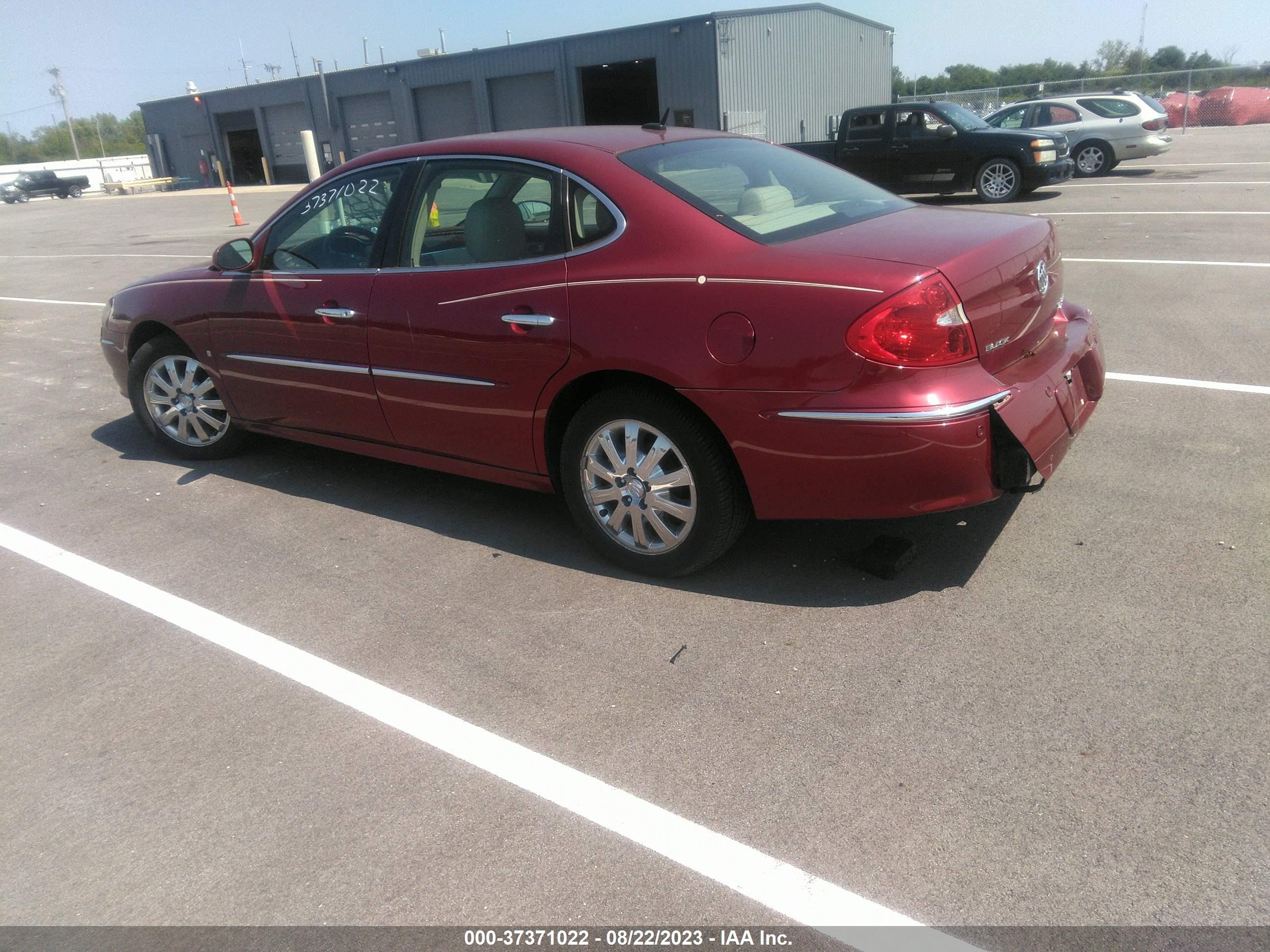 Photo 2 VIN: 2G4WD582481330804 - BUICK LACROSSE 