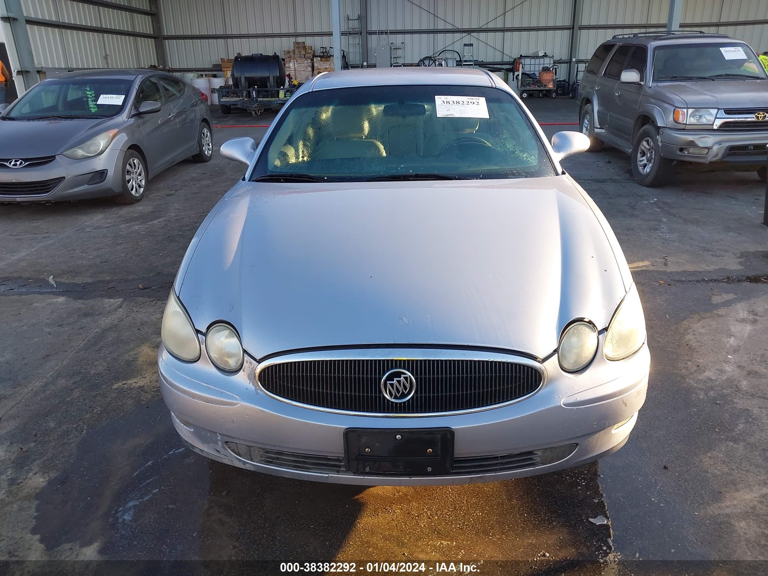 Photo 5 VIN: 2G4WD582561159736 - BUICK LACROSSE 