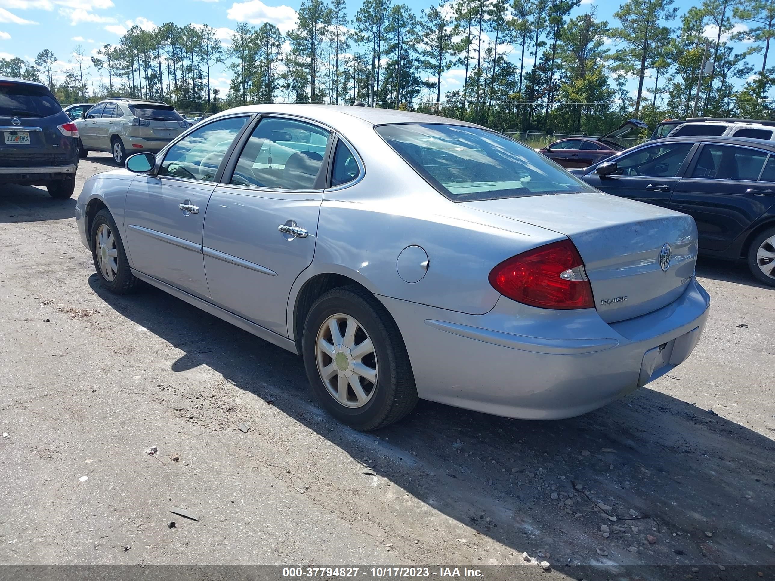 Photo 2 VIN: 2G4WD582561187469 - BUICK LACROSSE 