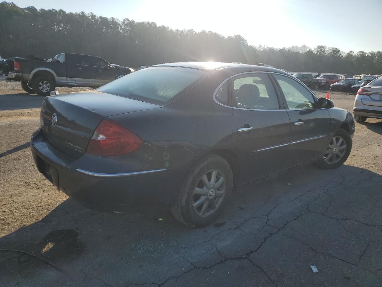 Photo 2 VIN: 2G4WD582581216424 - BUICK LACROSSE 