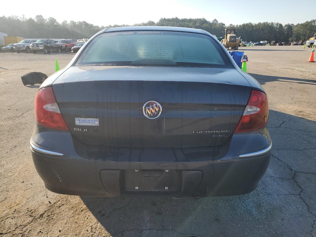 Photo 5 VIN: 2G4WD582581216424 - BUICK LACROSSE 