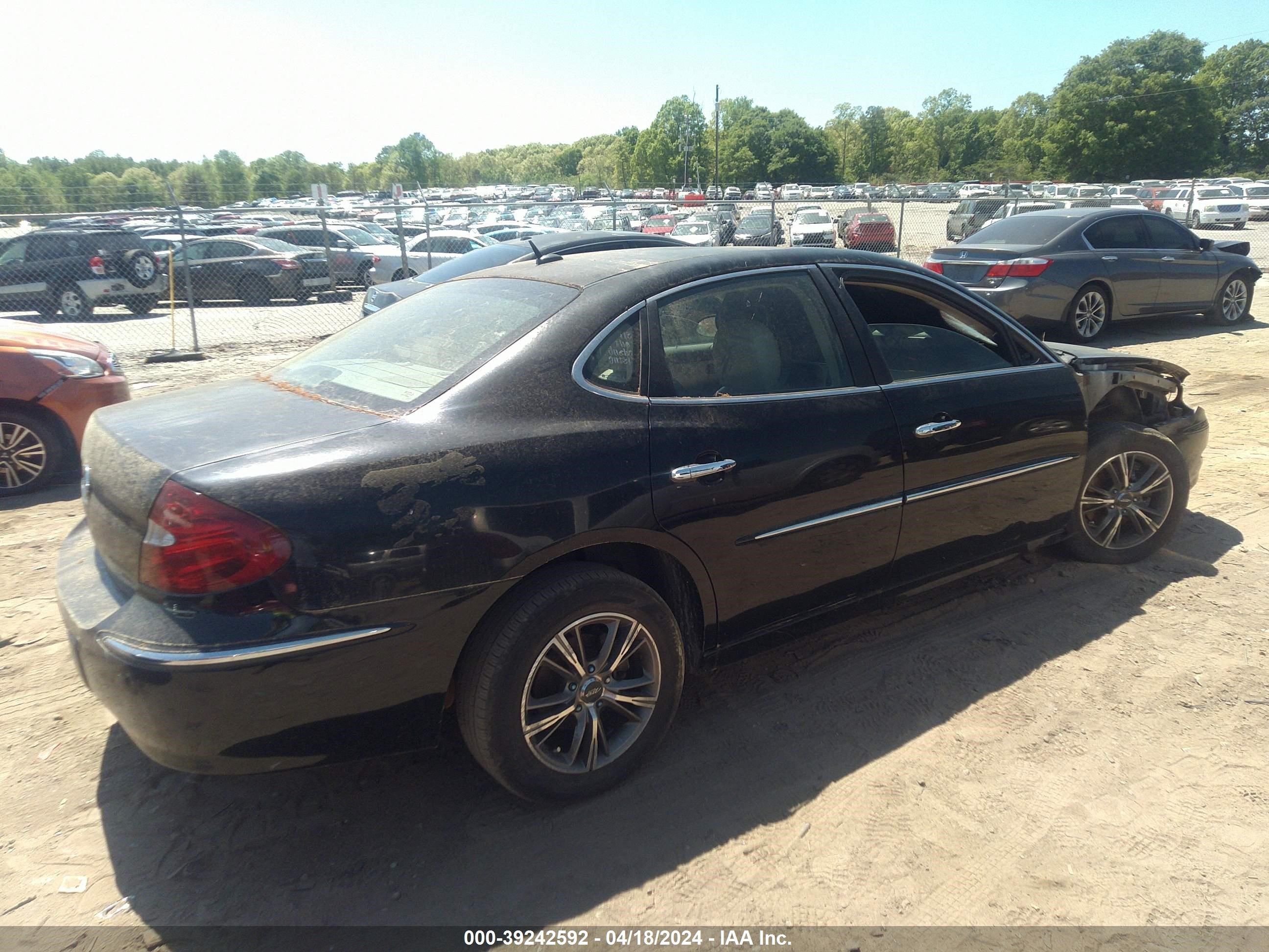 Photo 3 VIN: 2G4WD582661104633 - BUICK LACROSSE 