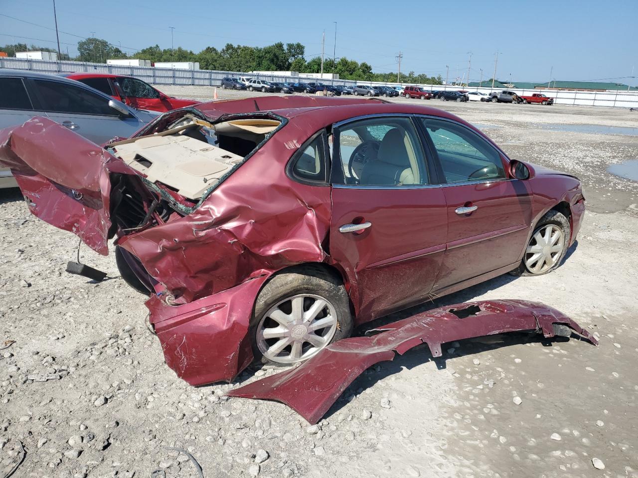 Photo 2 VIN: 2G4WD582661199212 - BUICK LACROSSE 