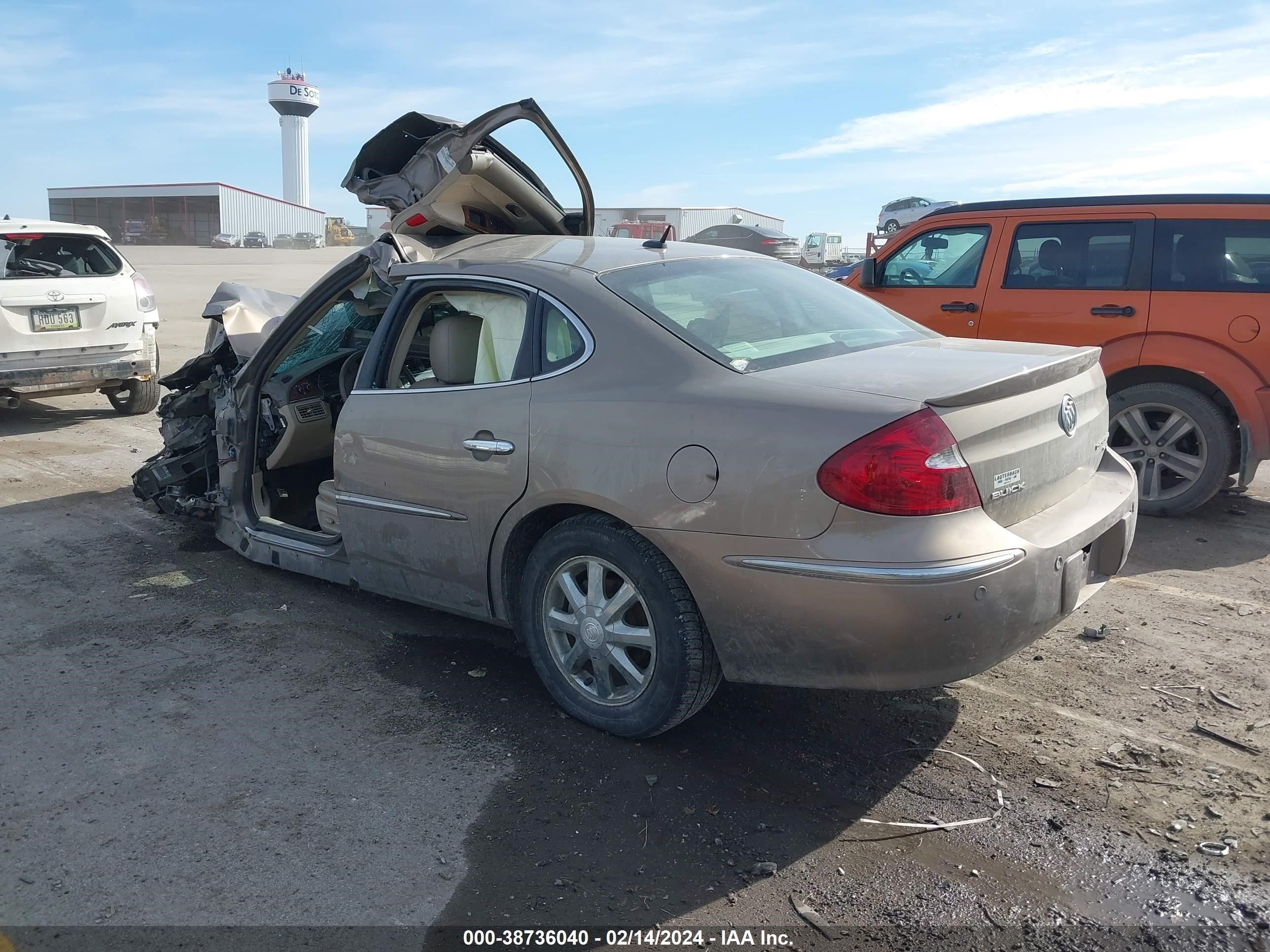 Photo 2 VIN: 2G4WD582761193354 - BUICK LACROSSE 