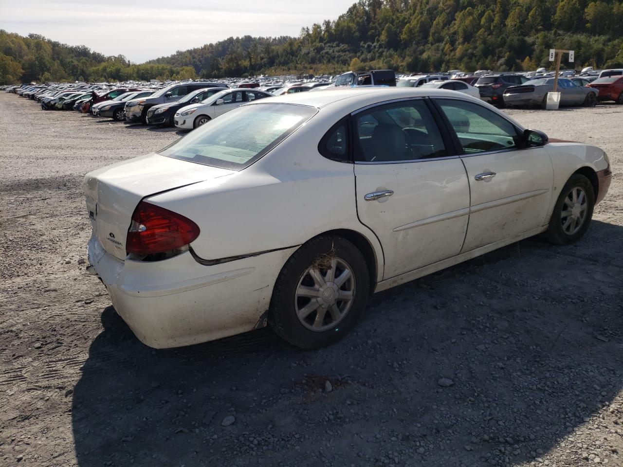 Photo 2 VIN: 2G4WD582761219693 - BUICK LACROSSE 